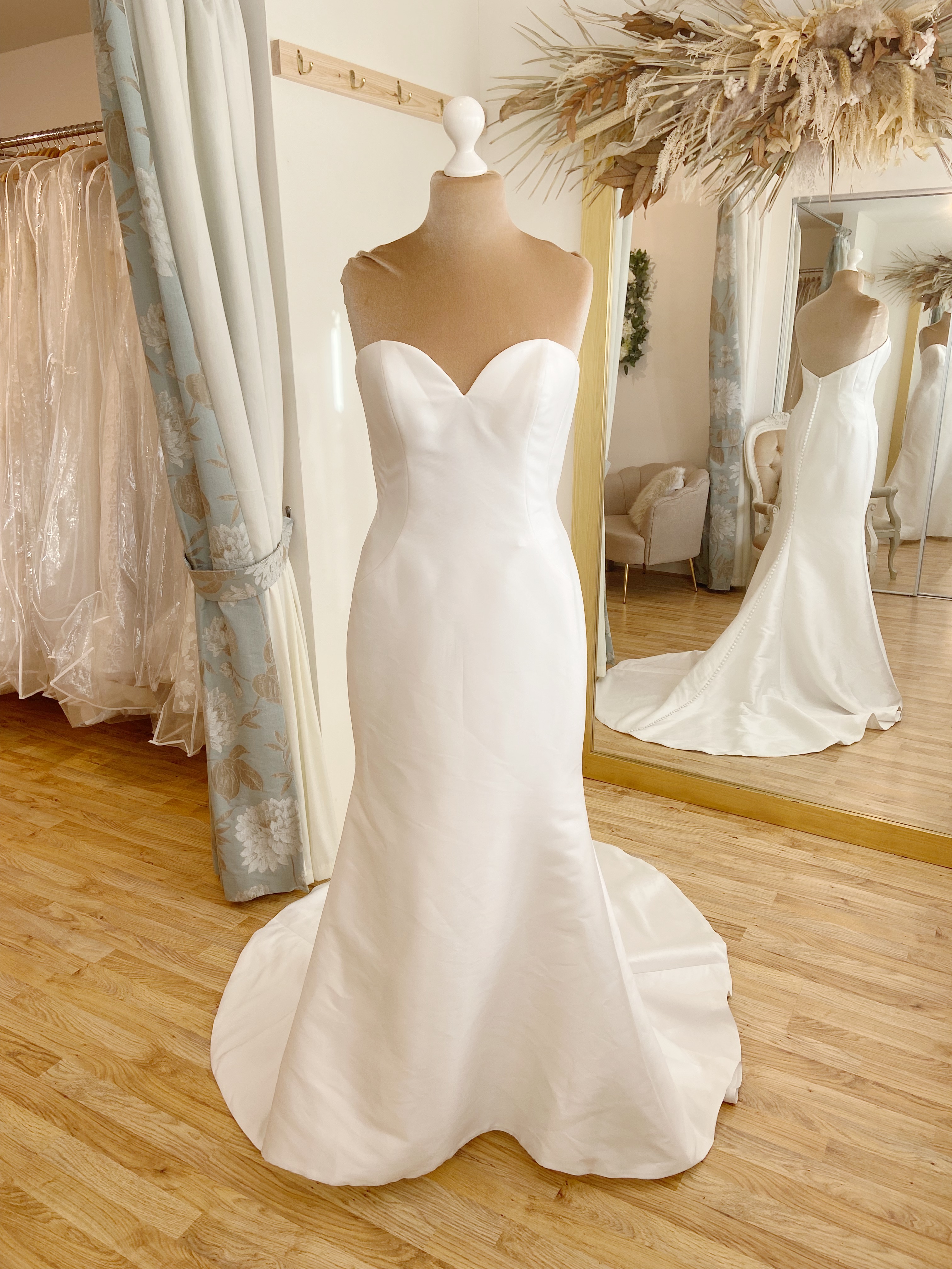 Justin Alexander 11150 Size 16 Wedding dress for sale Lucy Hart Bridal Leighton Buzzard Bedfordshire