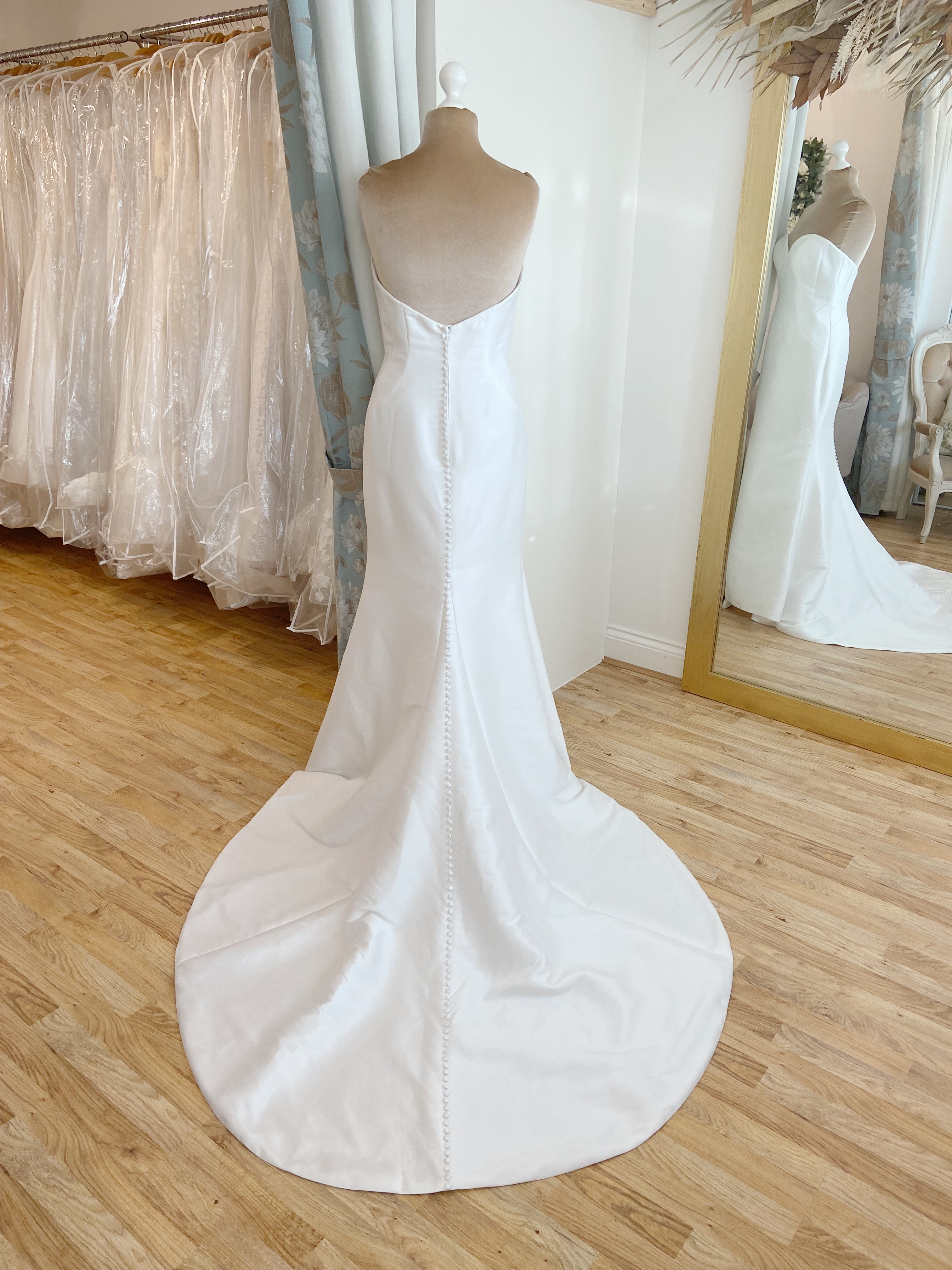Justin Alexander 11150 Size 16 Wedding dress for sale Lucy Hart Bridal Leighton Buzzard Bedfordshire