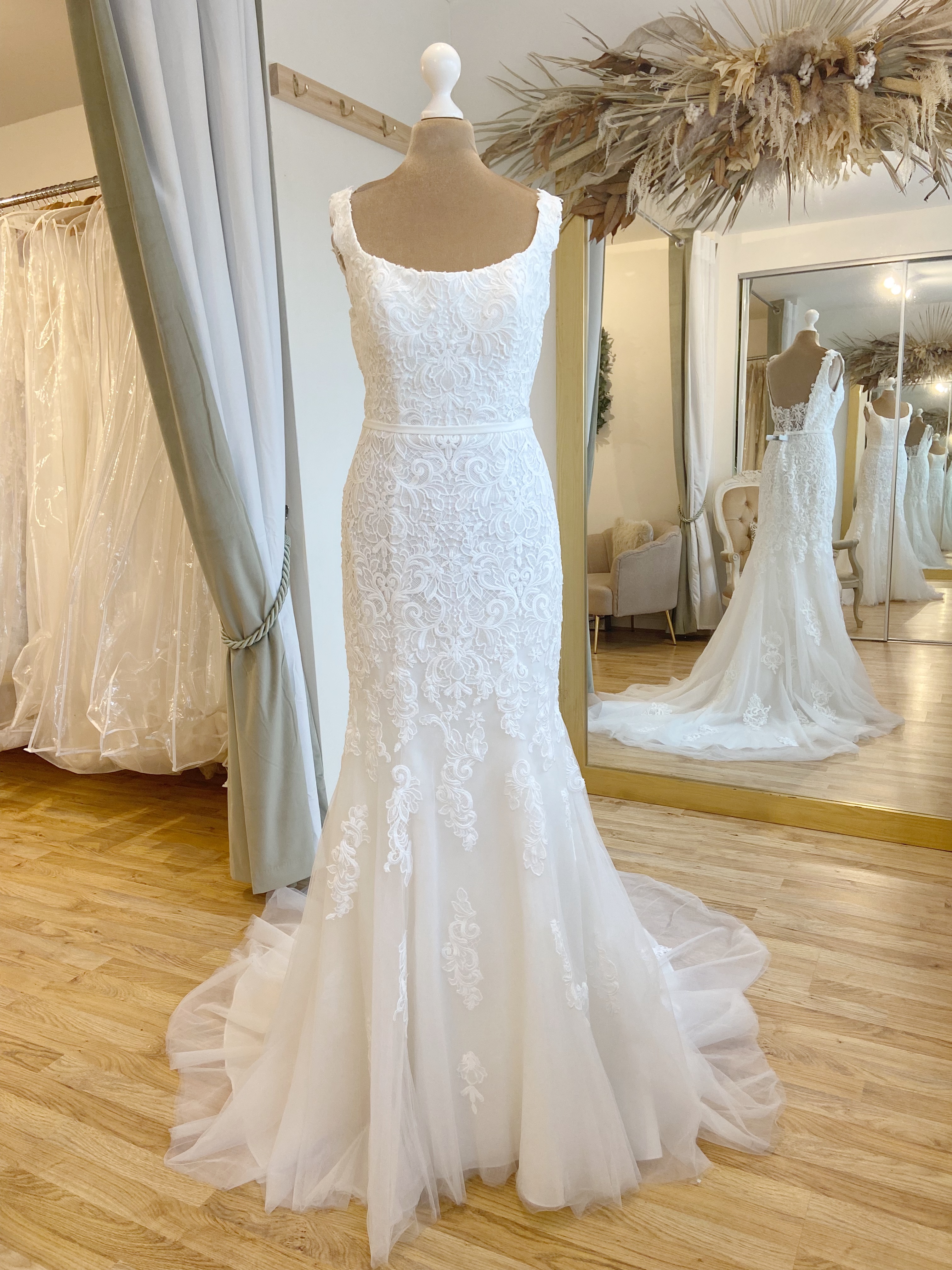 Justin Alexander 11175 Size 10 Wedding dress for sale Lucy Hart Bridal Leighton Buzzard