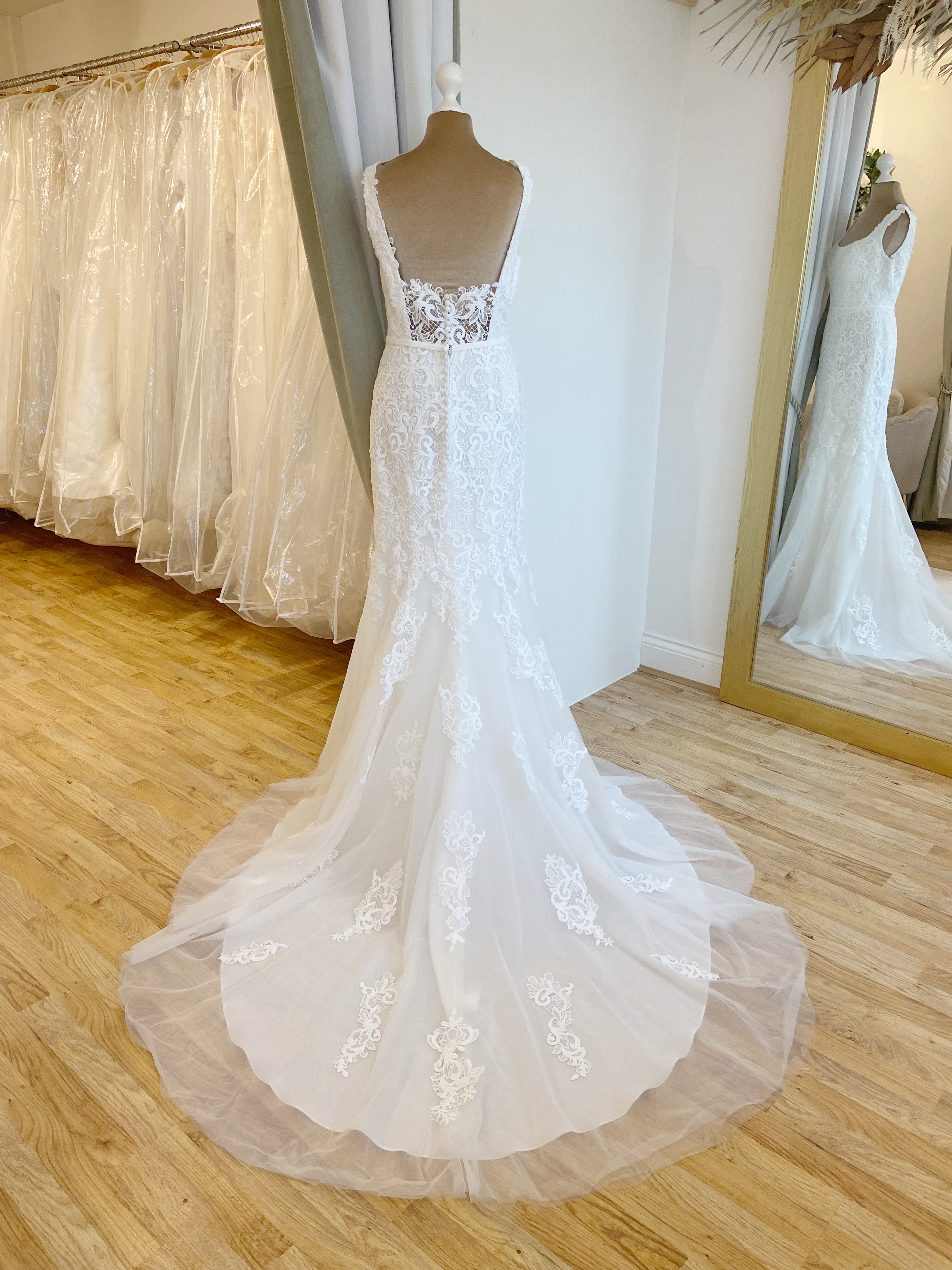 Justin Alexander 11175 Size 10 Wedding dress for sale Lucy Hart Bridal Leighton Buzzard
