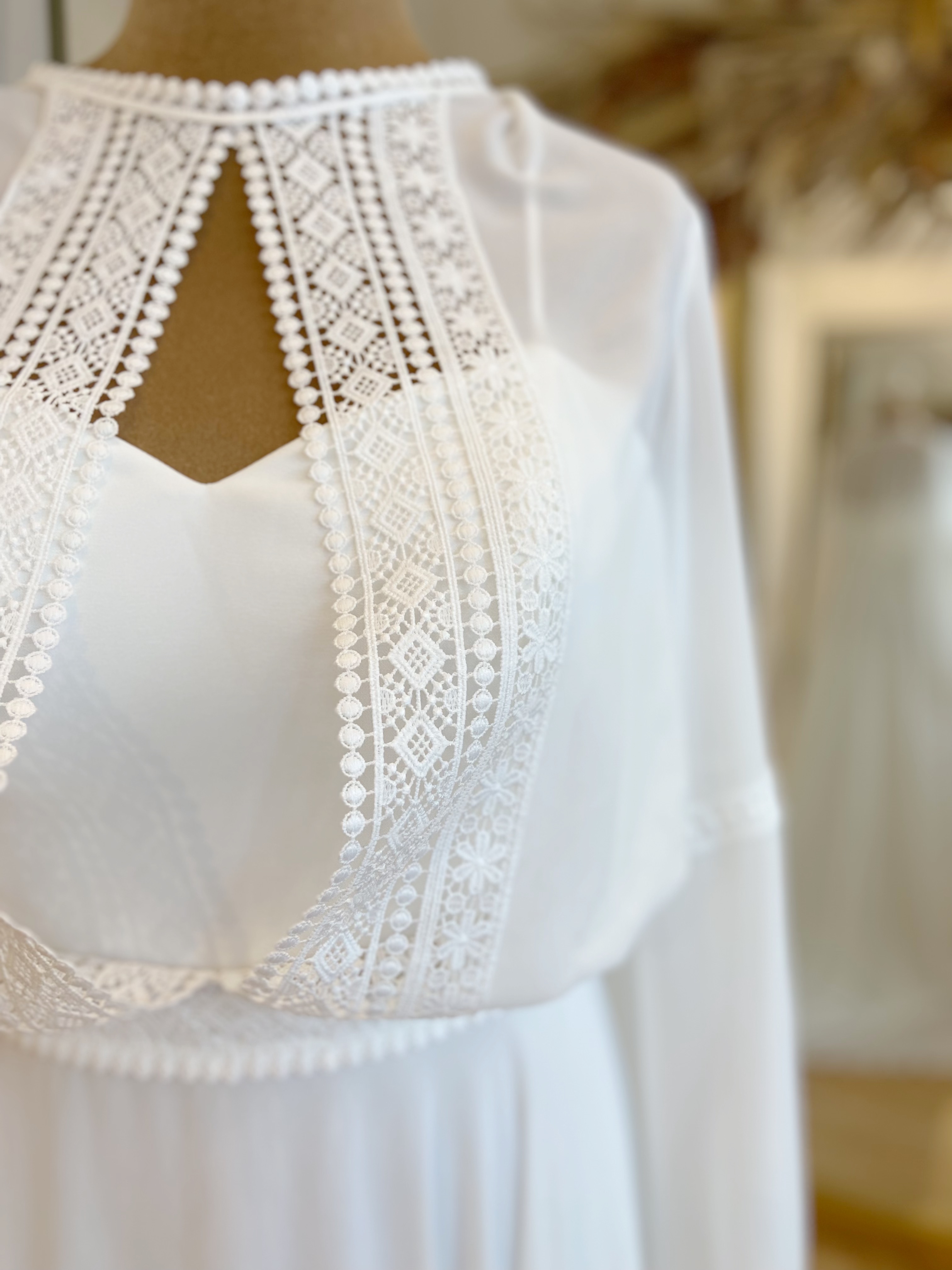 Monica Loretti 1006 Size 16 Wedding dress for sale Lucy Hart Bridal Leighton Buzzard Bedfordshire