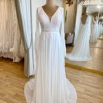 Monica Loretti 1043 Size 14 Wedding dress for sale Lucy Hart Bridal Leighton Buzzard