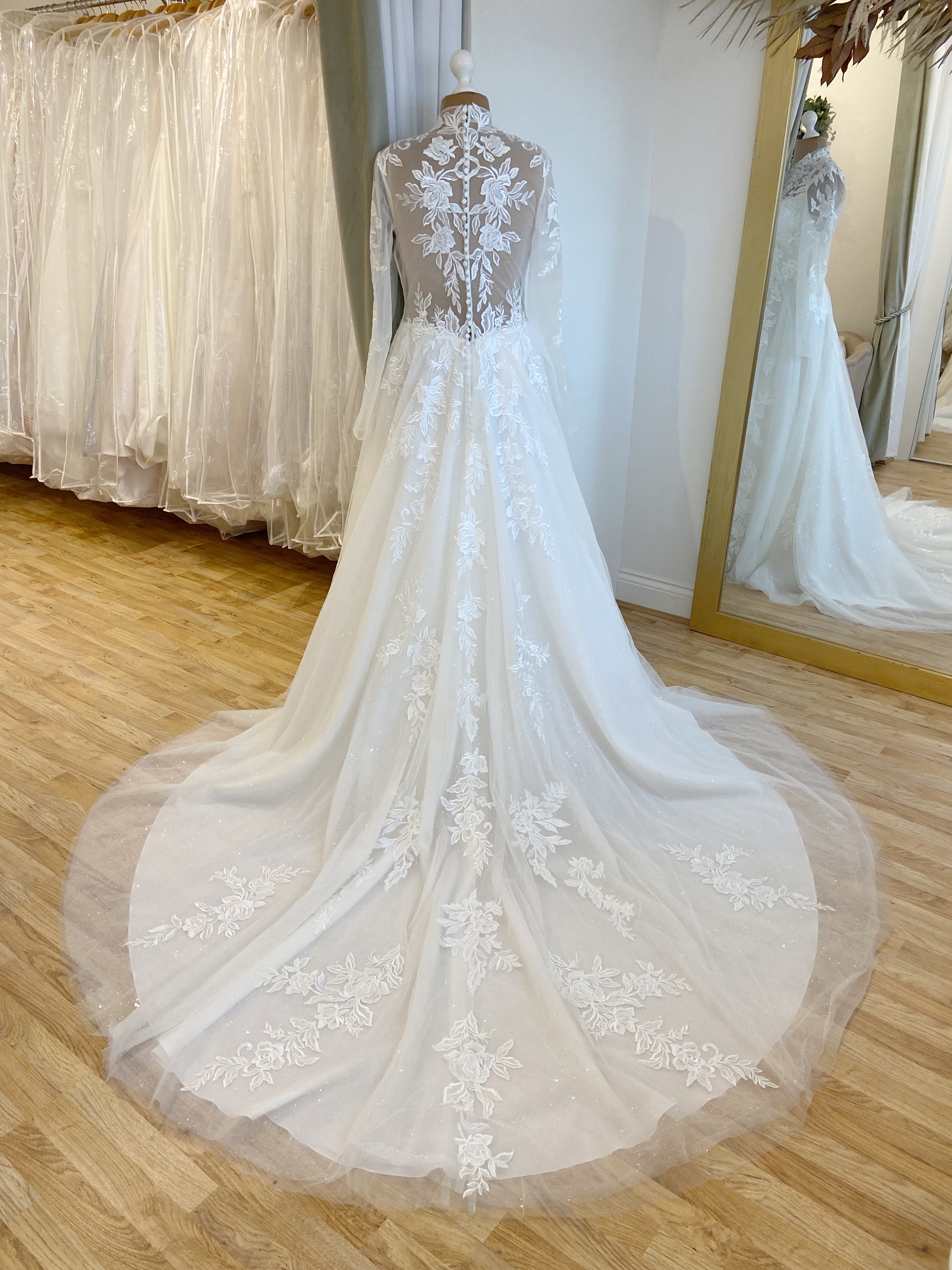 Mori Lee 2463 Size 16 Wedding dress for sale Lucy Hart Bridal Leighton Buzzard Bedfordshire