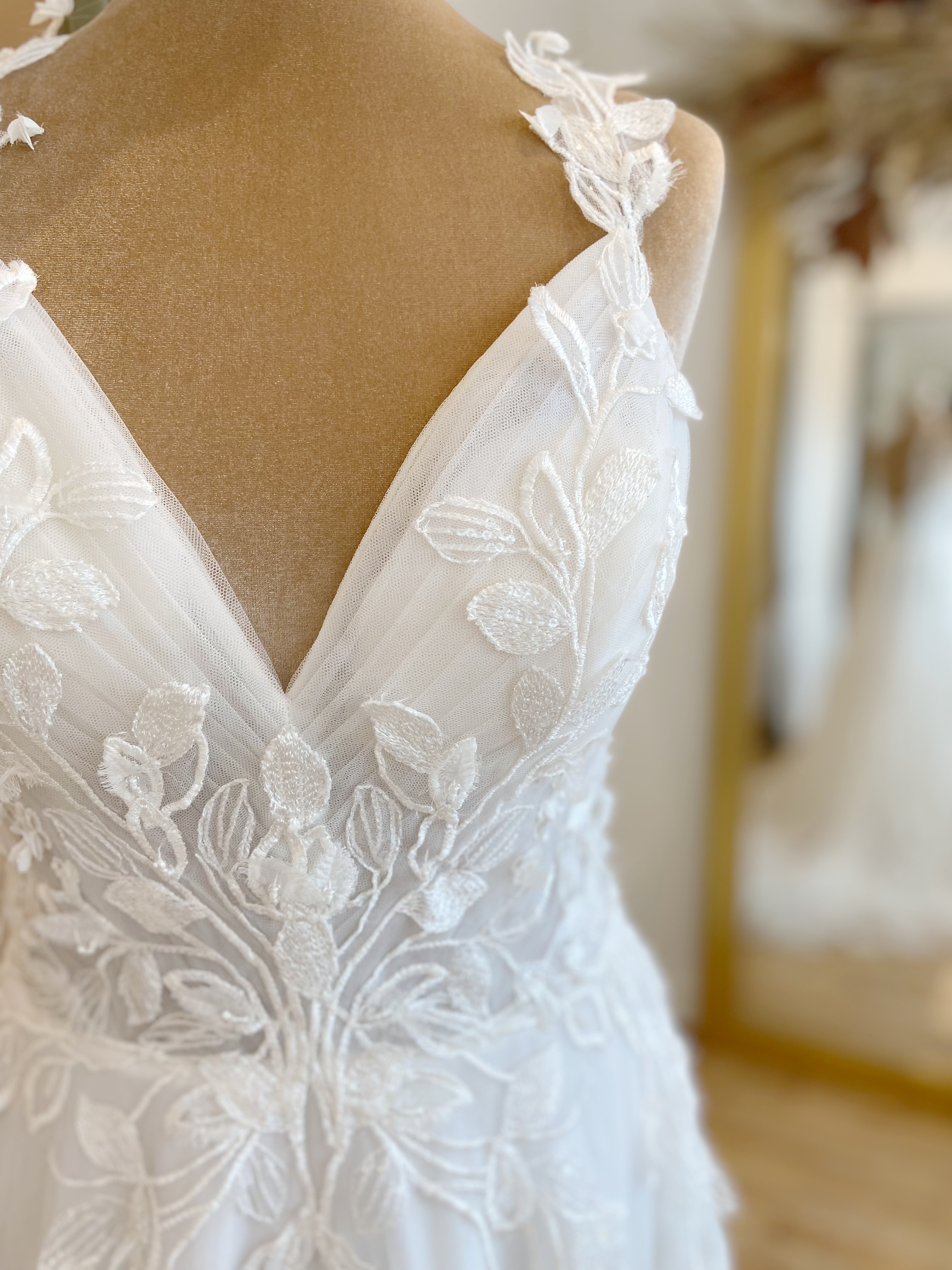 Mori Lee 2171 Size 10 Wedding dress for sale Lucy Hart Bridal Leighton Buzzard Bedfordshire