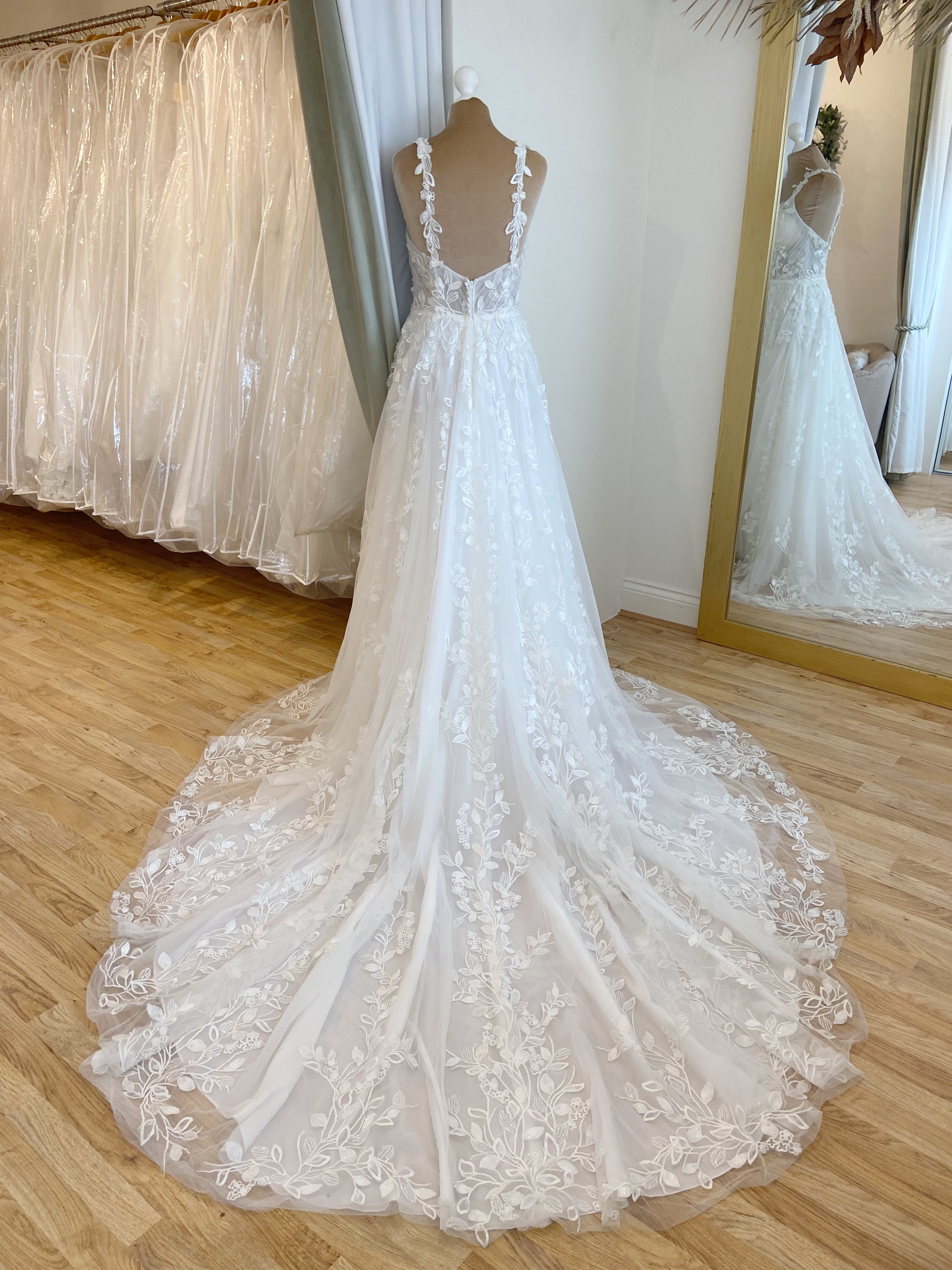 Mori Lee 2171 Size 10 Wedding dress for sale Lucy Hart Bridal Leighton Buzzard Bedfordshire