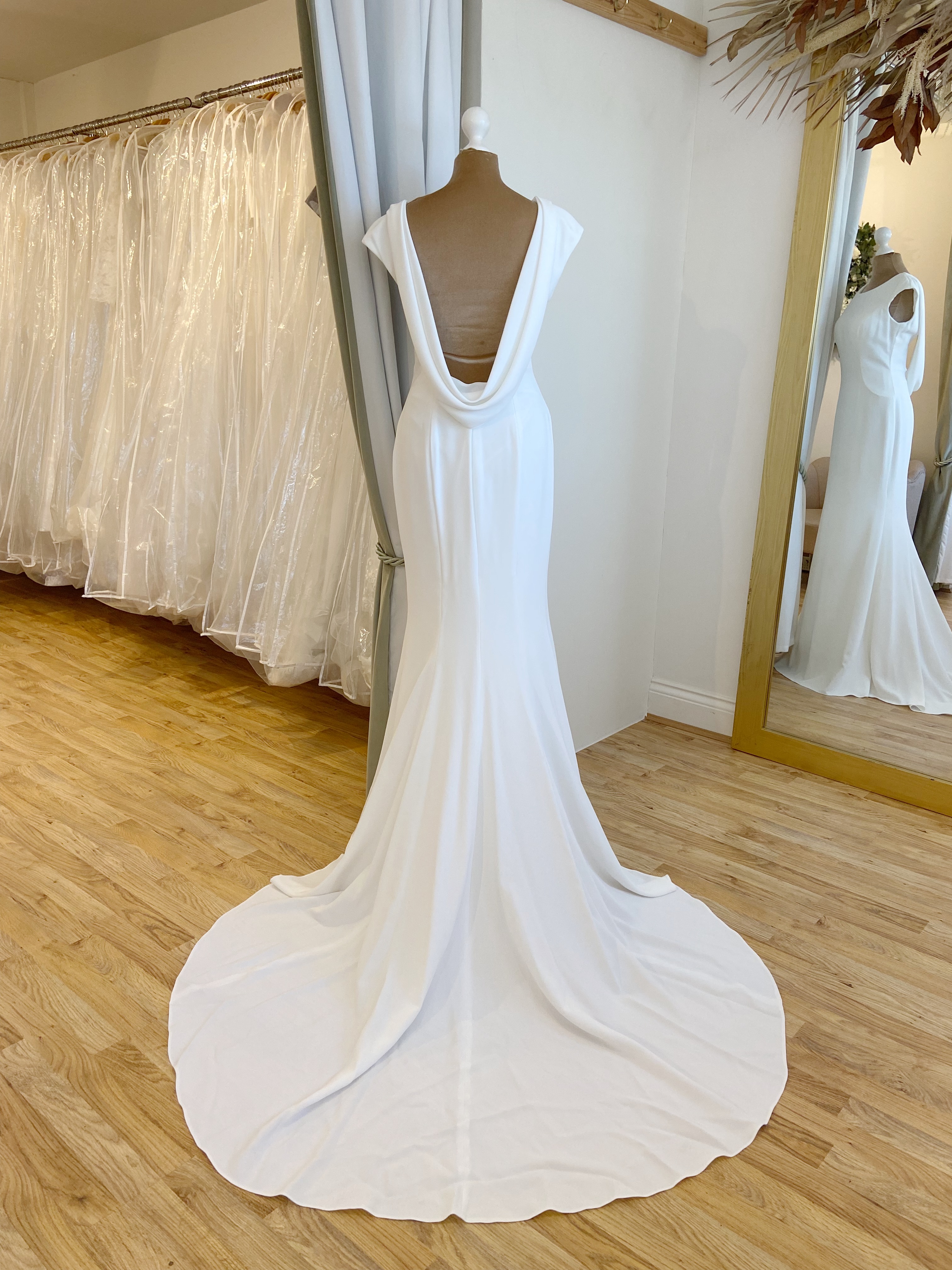 Wendy Makin Chloe Size 10-12 Wedding dress for sale Lucy Hart Bridal Leighton Buzzard Bedfordshire