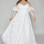 White Studio London Curve WSO015 Wedding dress for sale Lucy Hart Bridal Leighton Buzzard Bedfordshire