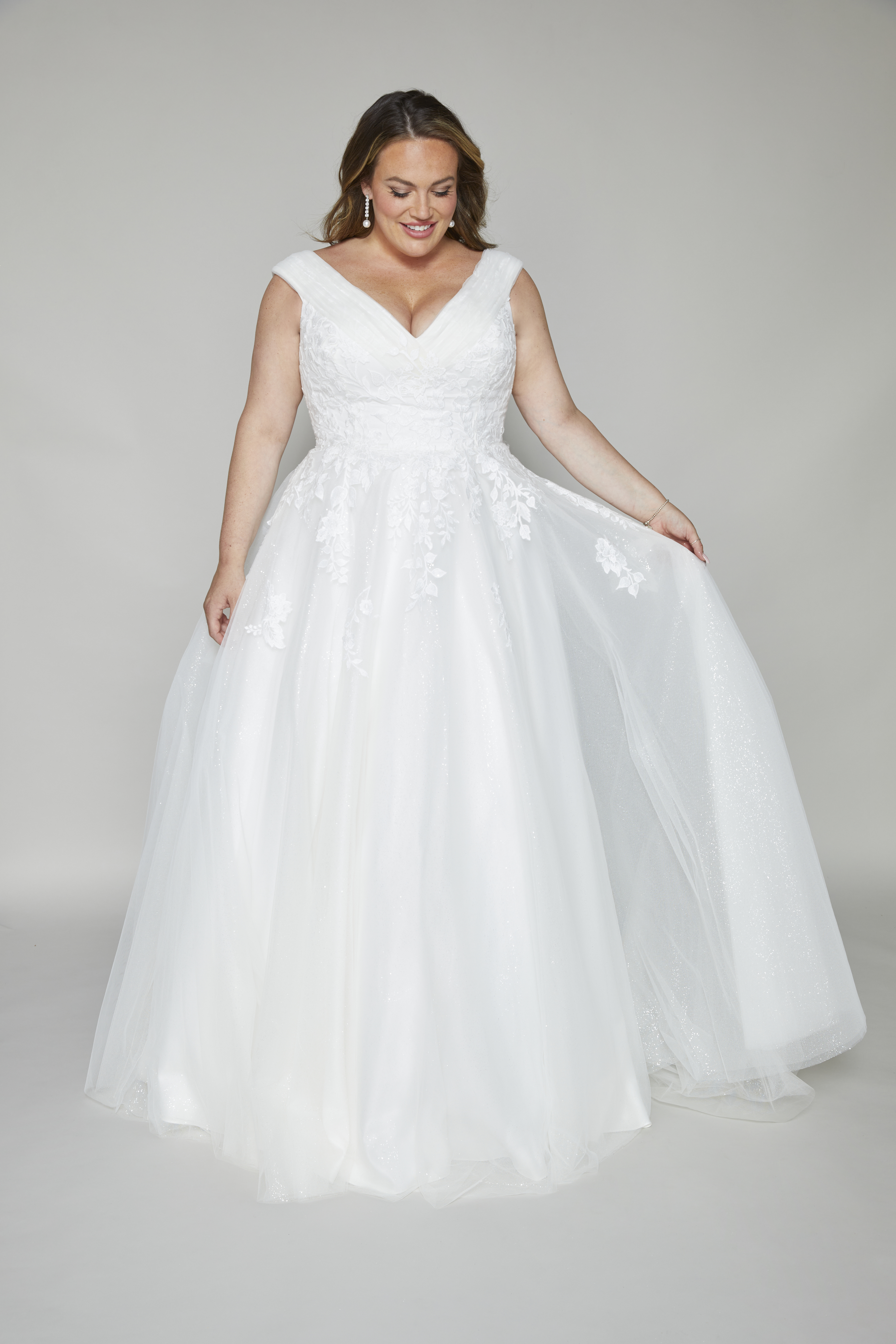White Studio London Curve WSP021 Wedding dress for sale Lucy Hart Bridal Leighton Buzzard Bedfordshire