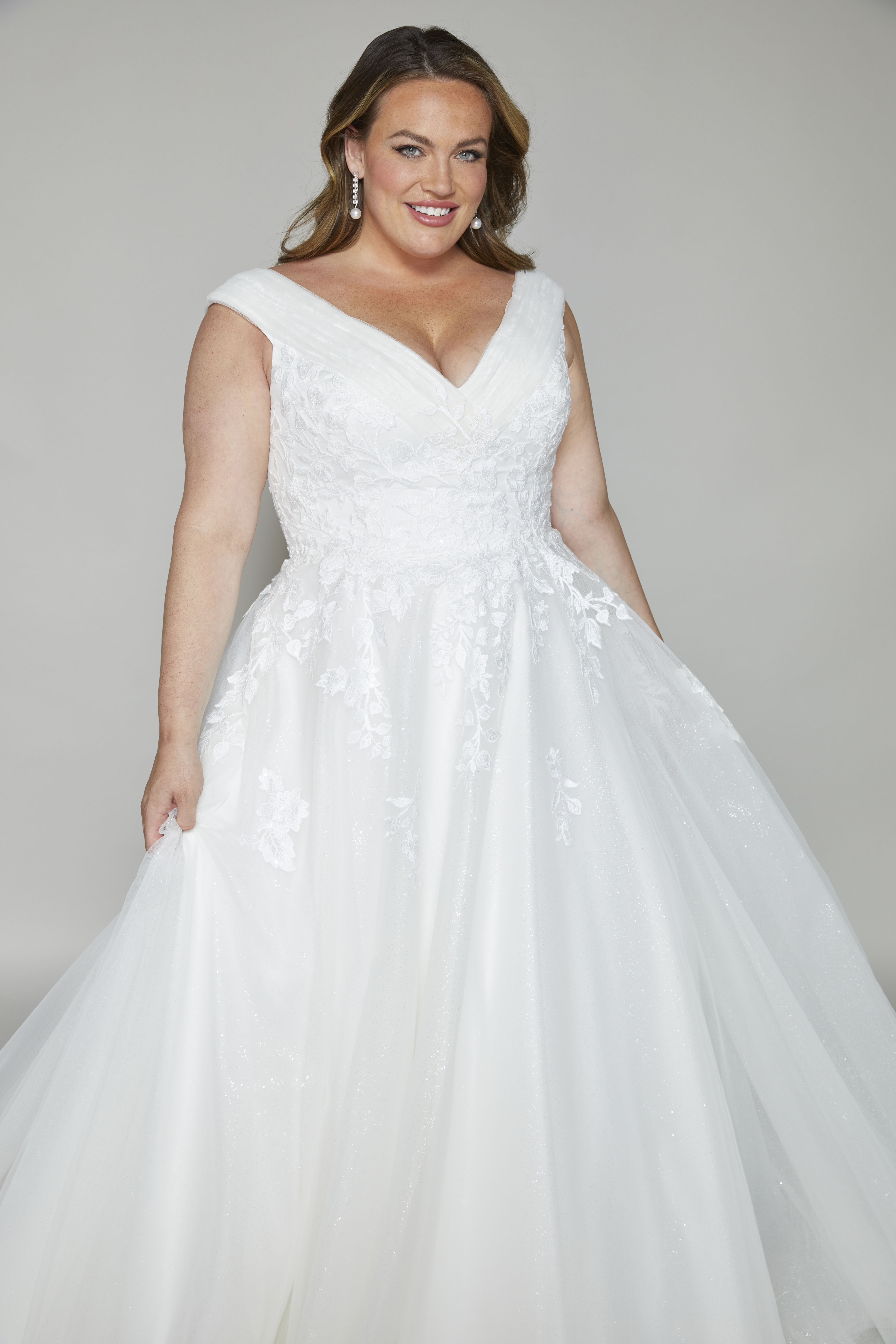 White Studio London Curve WSP021 Wedding dress for sale Lucy Hart Bridal Leighton Buzzard Bedfordshire