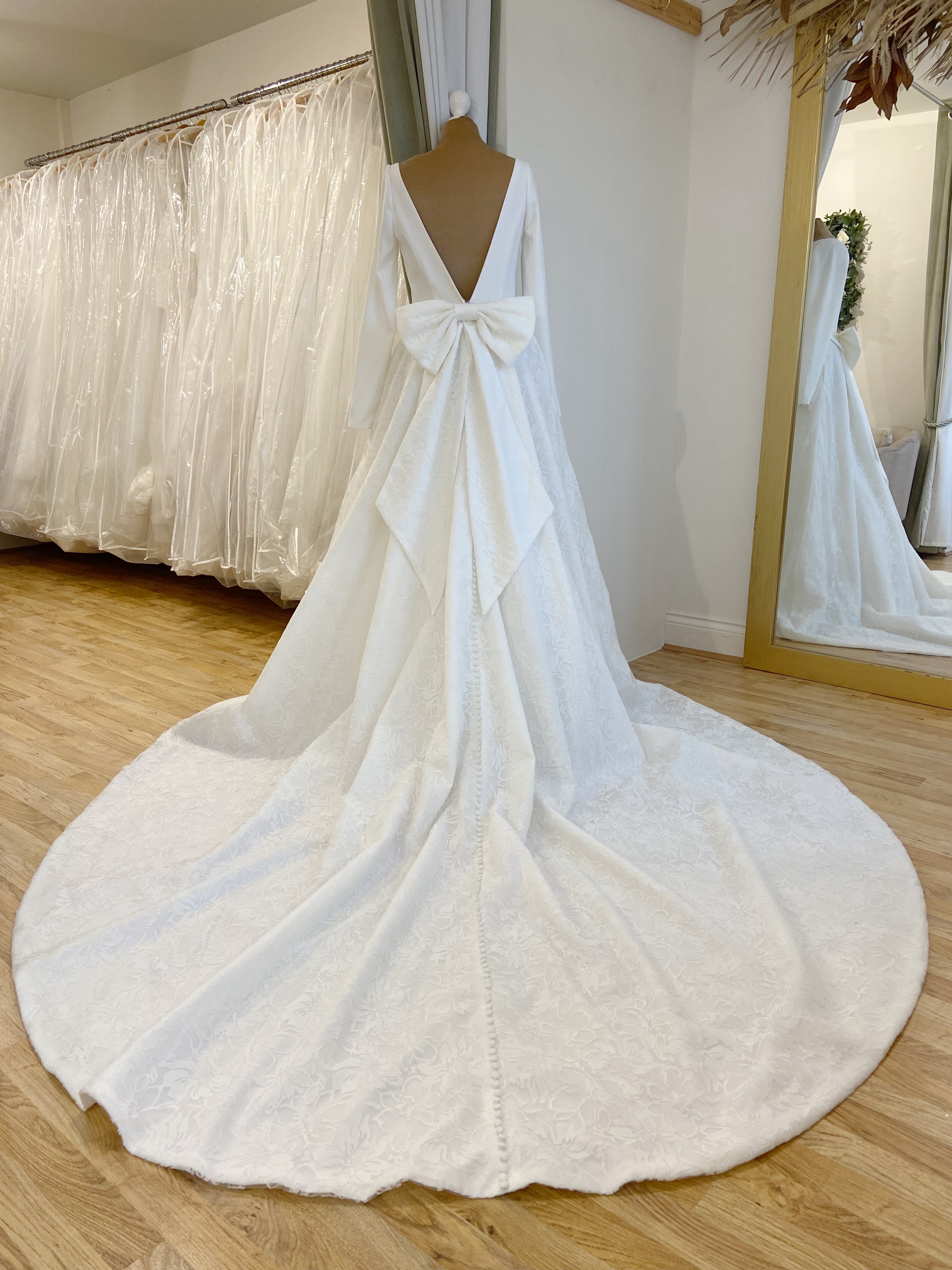 Justin Alexander Signature Leanne Size 14 Wedding dress for sale Lucy Hart Bridal Leighton Buzzard Bedfordshire