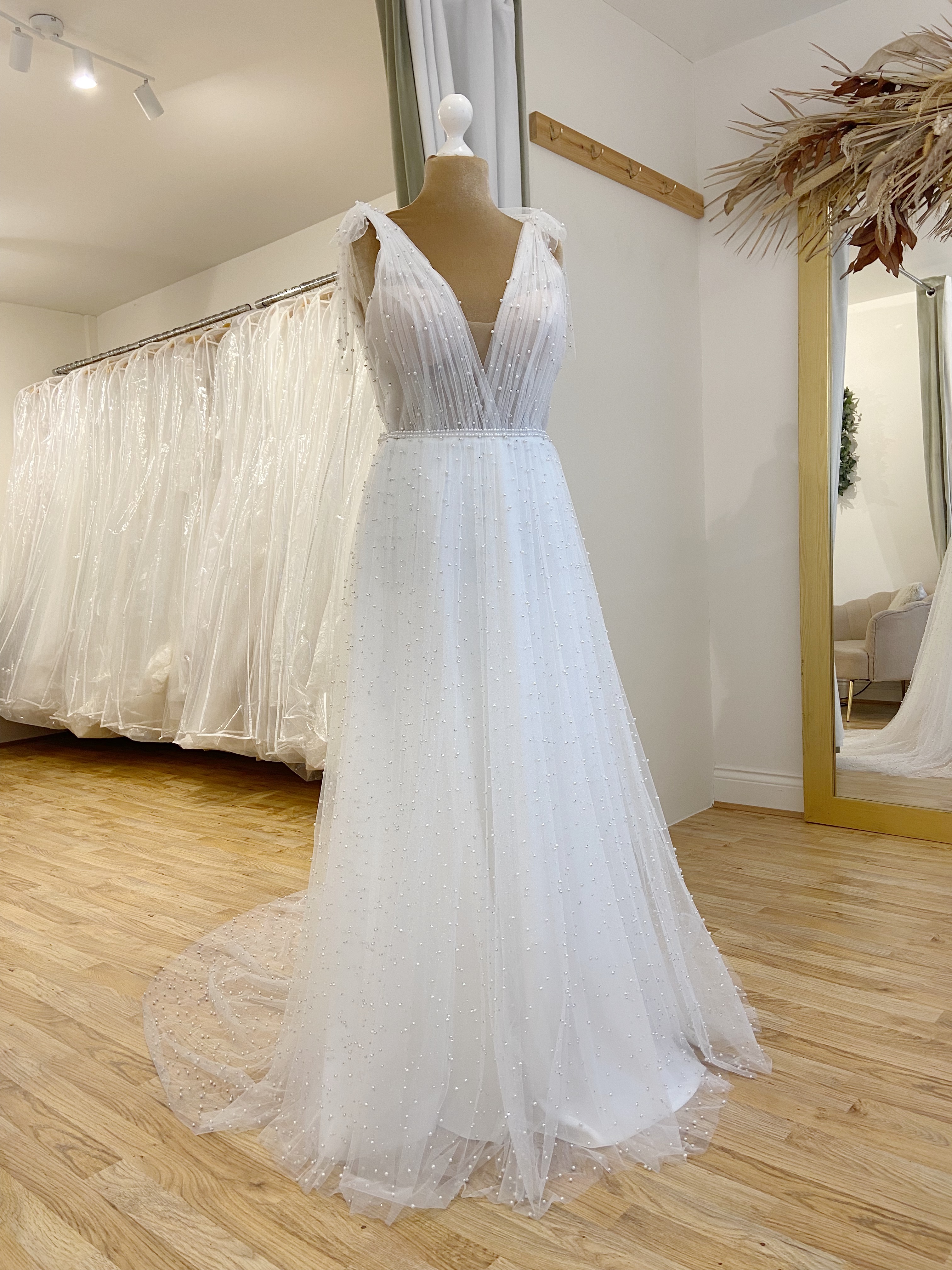 Evie Young Bridal Eve Wedding dress for sale Lucy Hart Bridal Leighton Buzzard Bedfordshire