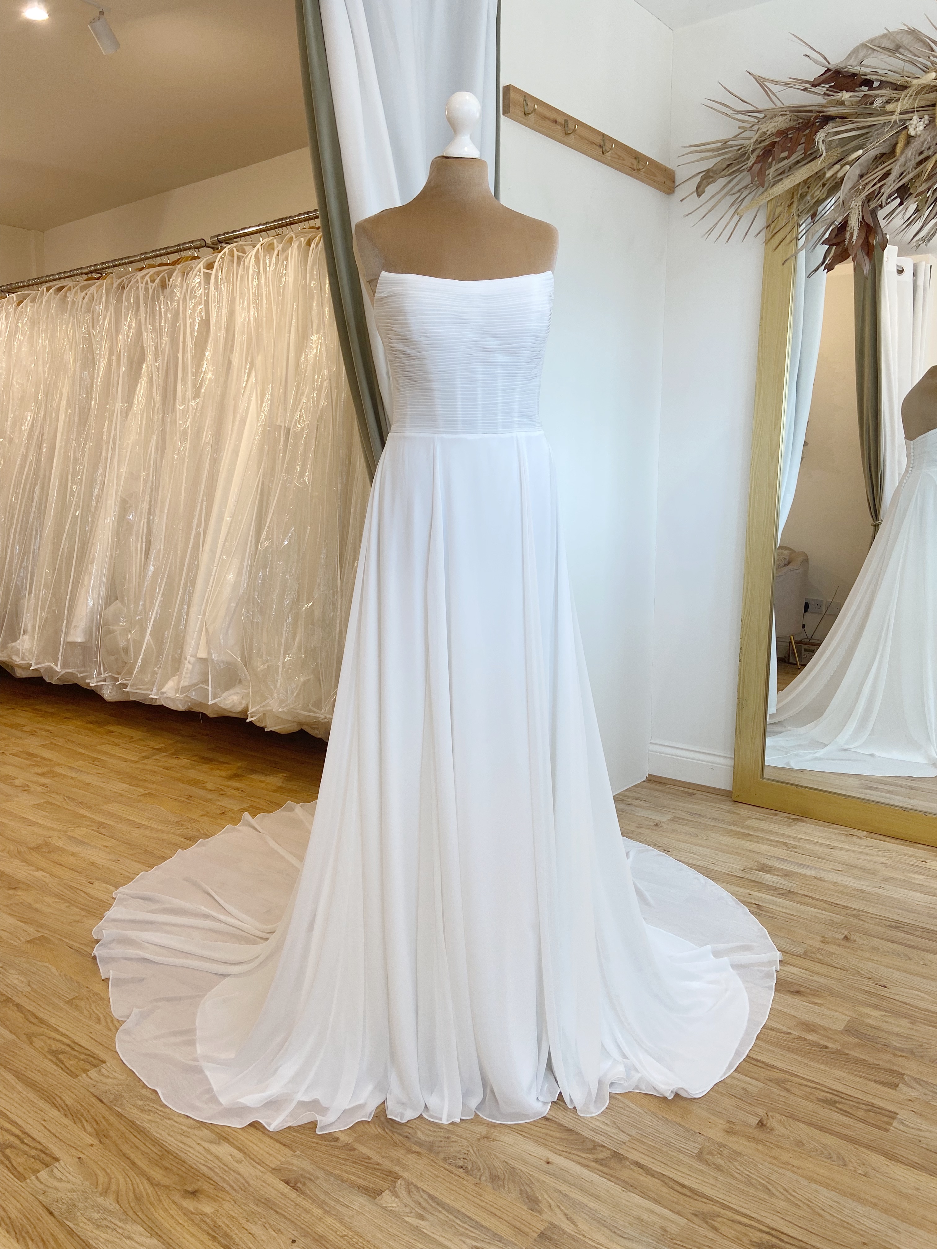 Amy & Eve Pania 15058 Wedding dress for sale Lucy Hart Bridal Wedding dress shop Leighton Buzzard Bedfordshire