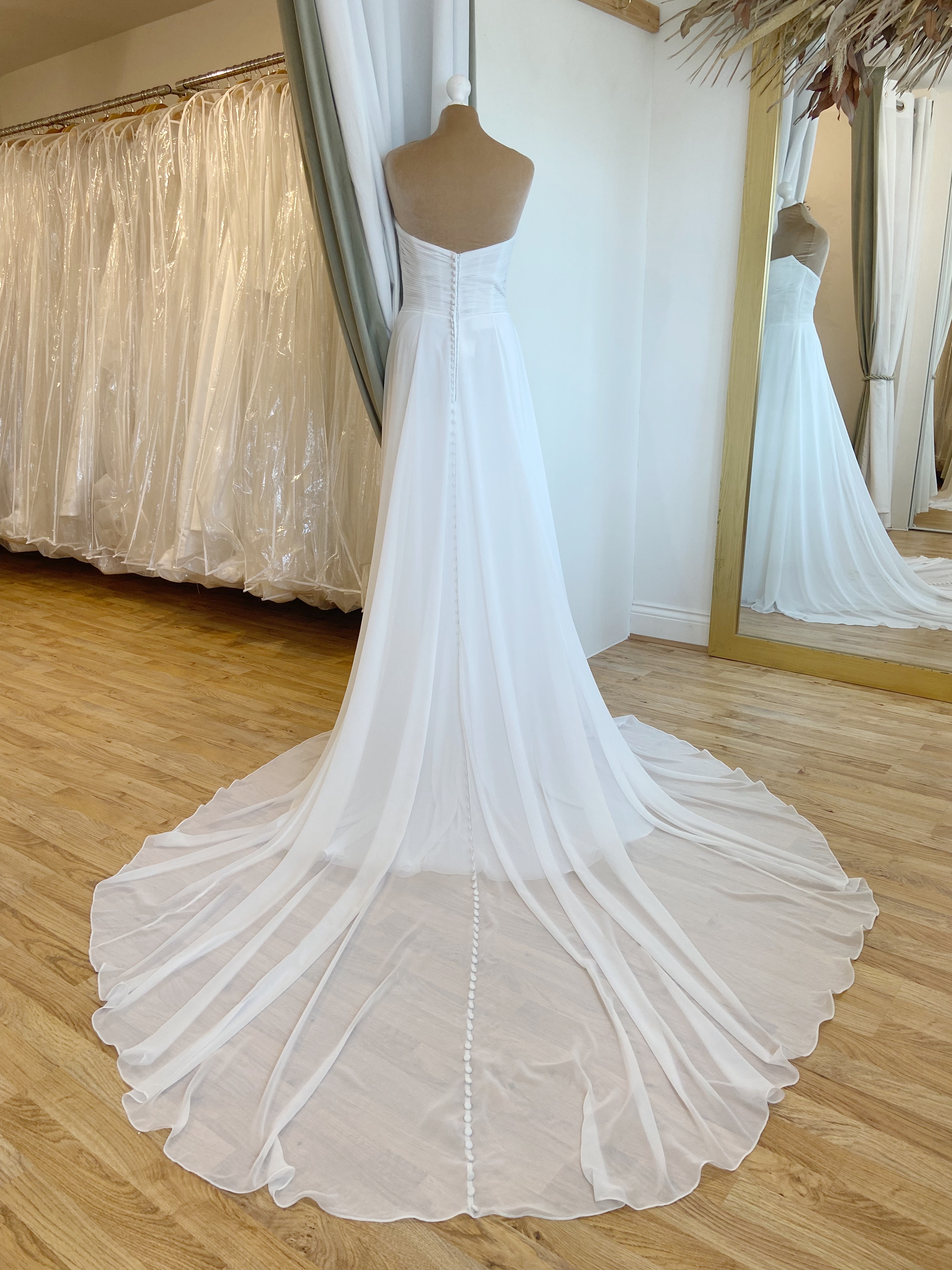 Amy & Eve Pania 15058 Wedding dress for sale Lucy Hart Bridal Wedding dress shop Leighton Buzzard Bedfordshire