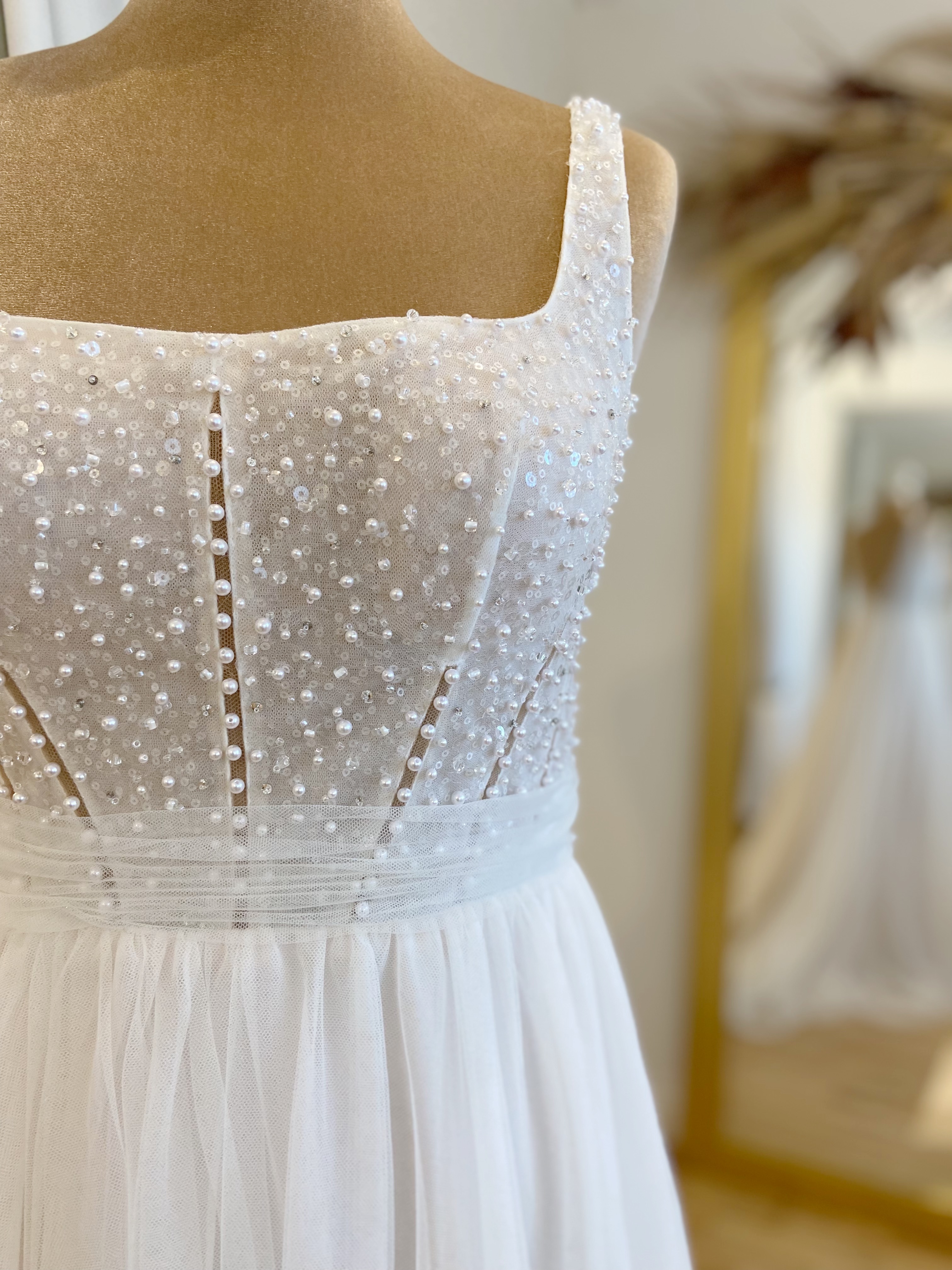 Justin Alexander Adore Gabriella 11249 Size 10 Wedding dress for sale Lucy Hart Bridal Leighton Buzzard Bedfordshire