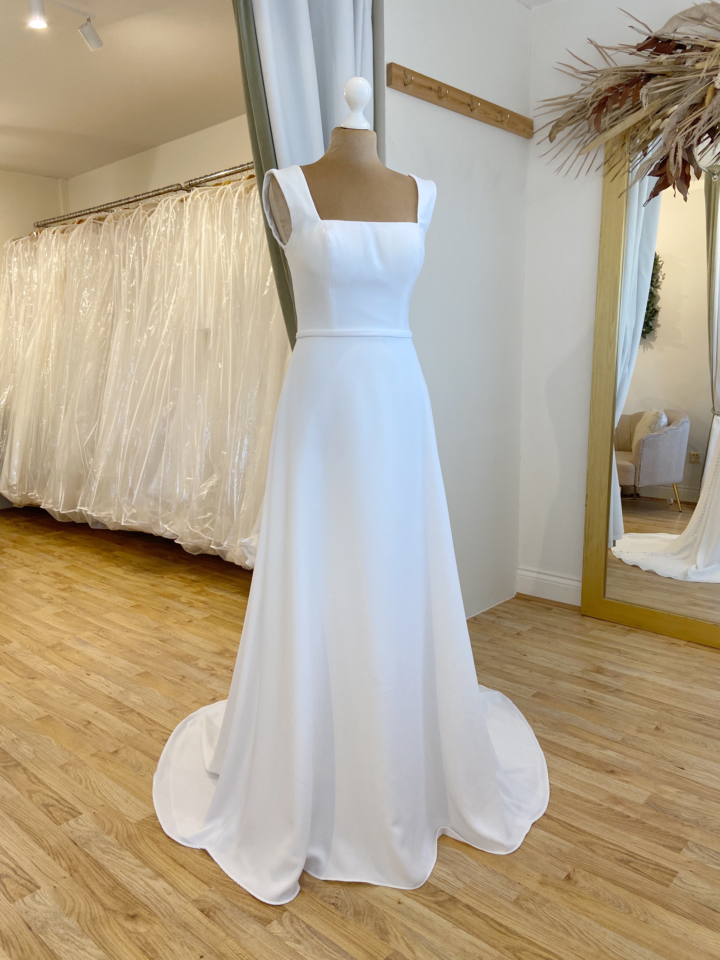 White Rose R1655 Size 10 Wedding dress for sale Lucy Hart Bridal Leighton Buzzard Bedfordshire