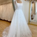 Herawhite Fleur Size 12 Wedding dress for sale Lucy Hart Bridal Leighton Buzzard Bedfordshire