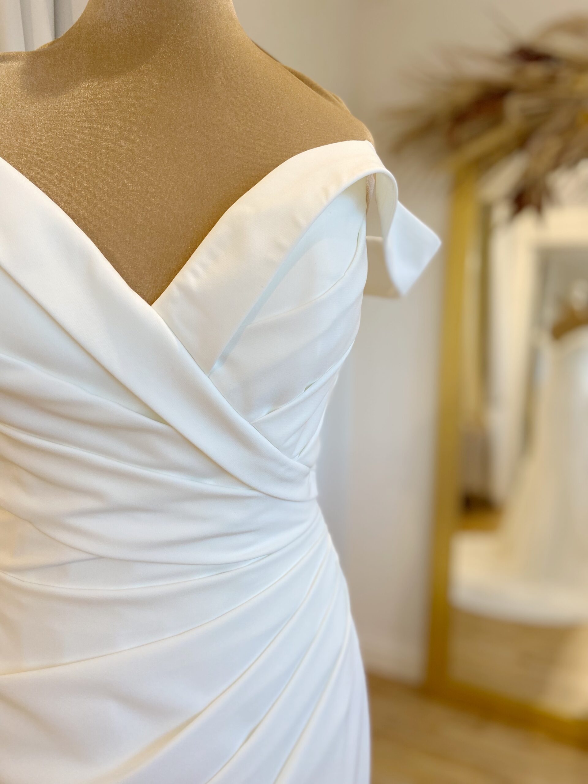 Herawhite Sophie Size 8-10 for sale Lucy Hart Bridal Wedding dress shop Leighton Buzzard Bedfordshire
