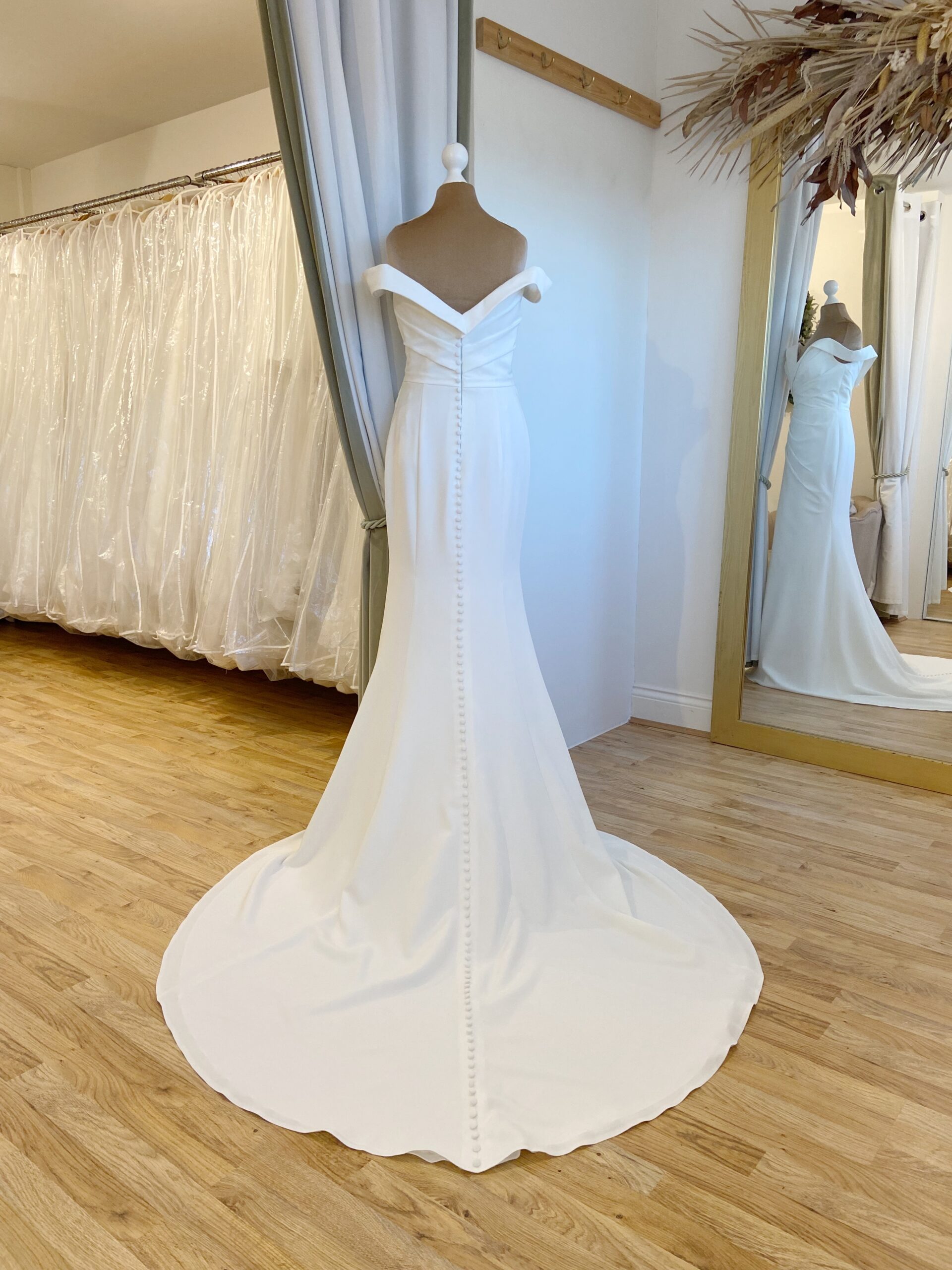 Herawhite Sophie Size 8-10 for sale Lucy Hart Bridal Wedding dress shop Leighton Buzzard Bedfordshire