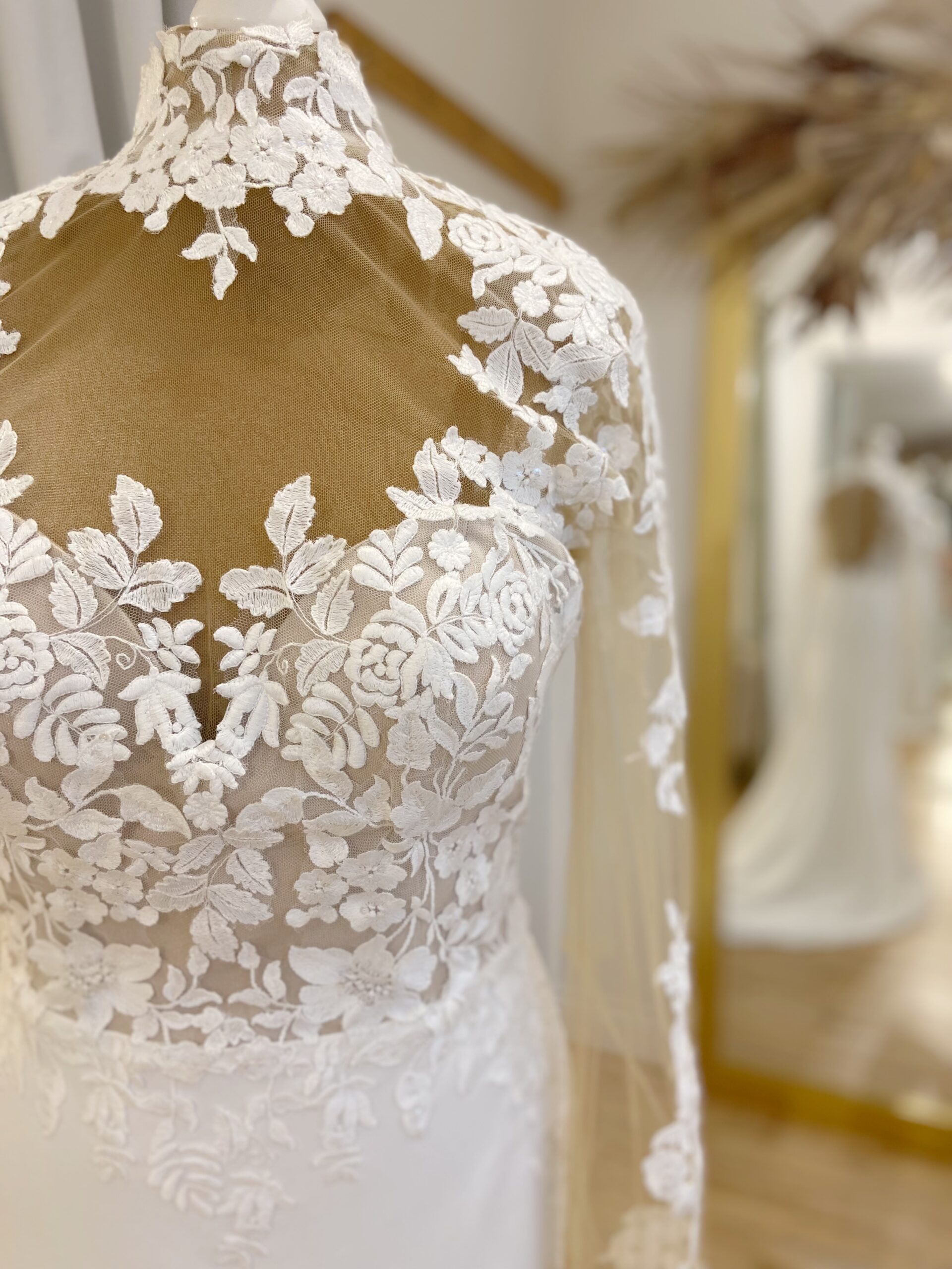 Justin Alexander Juliet 99240 Size 12 Wedding dress for sale Lucy Hart Bridal Wedding Dress Shop Leighton Buzzard Bedfordshire