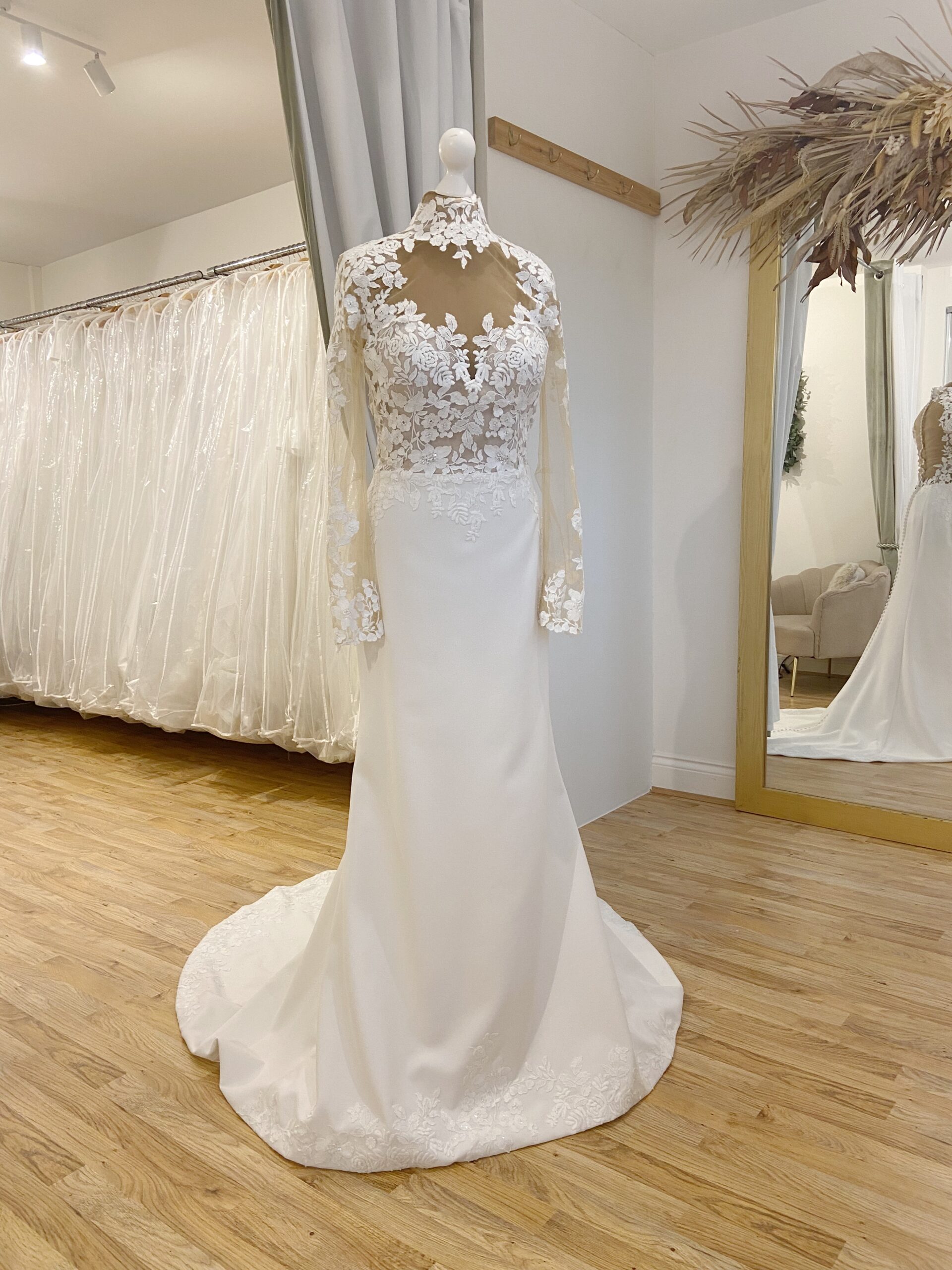 Justin Alexander Juliet 99240 Size 12 Wedding dress for sale Lucy Hart Bridal Wedding Dress Shop Leighton Buzzard Bedfordshire