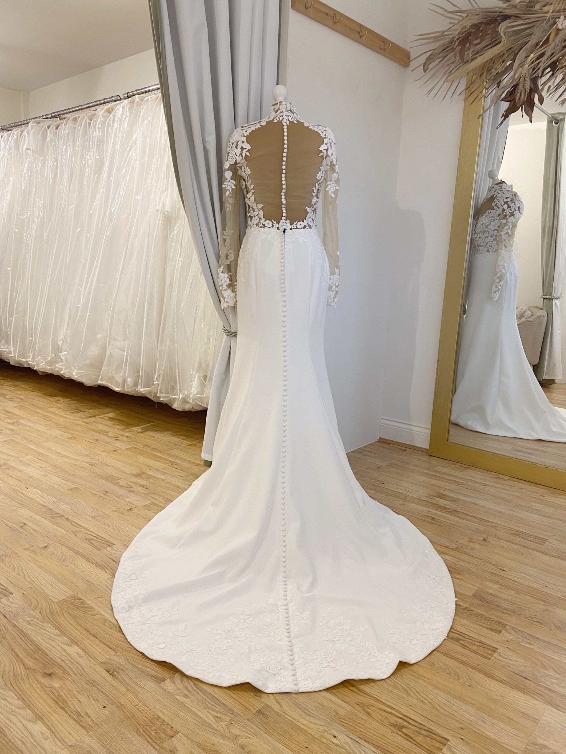 Justin Alexander Juliet 99240 Size 12 Wedding dress for sale Lucy Hart Bridal Wedding Dress Shop Leighton Buzzard Bedfordshire