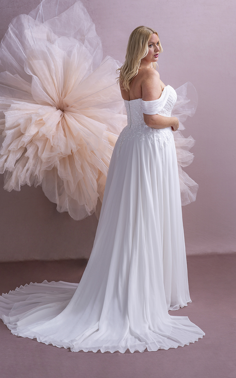 Millie Grace MG209 Plus Size Wedding Dress for sale Lucy Hart Bridal Leighton Buzzard Bedfordshire