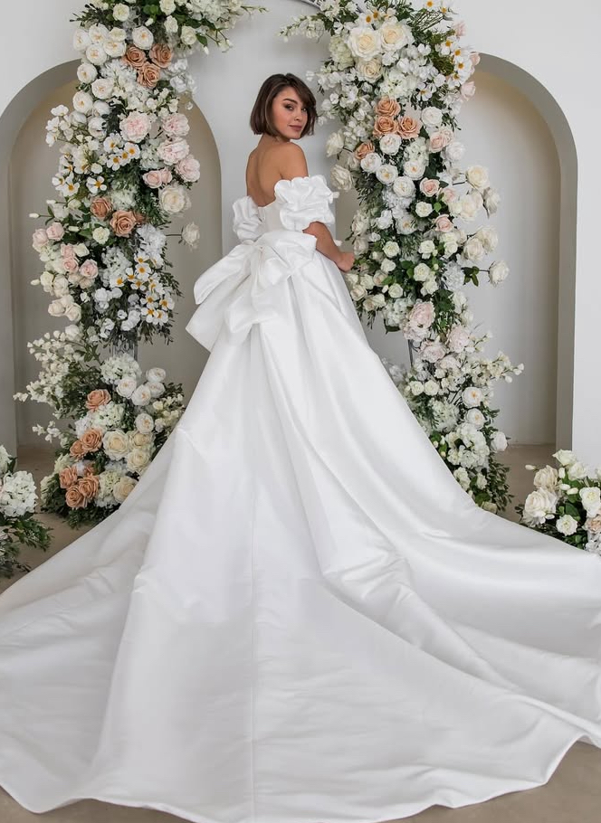 Fox Bridal More Than Words Size 10-12 Wedding Dress for sale Lucy Hart Bridal Leighton Buzzard Bridal Shop Bedfordshire