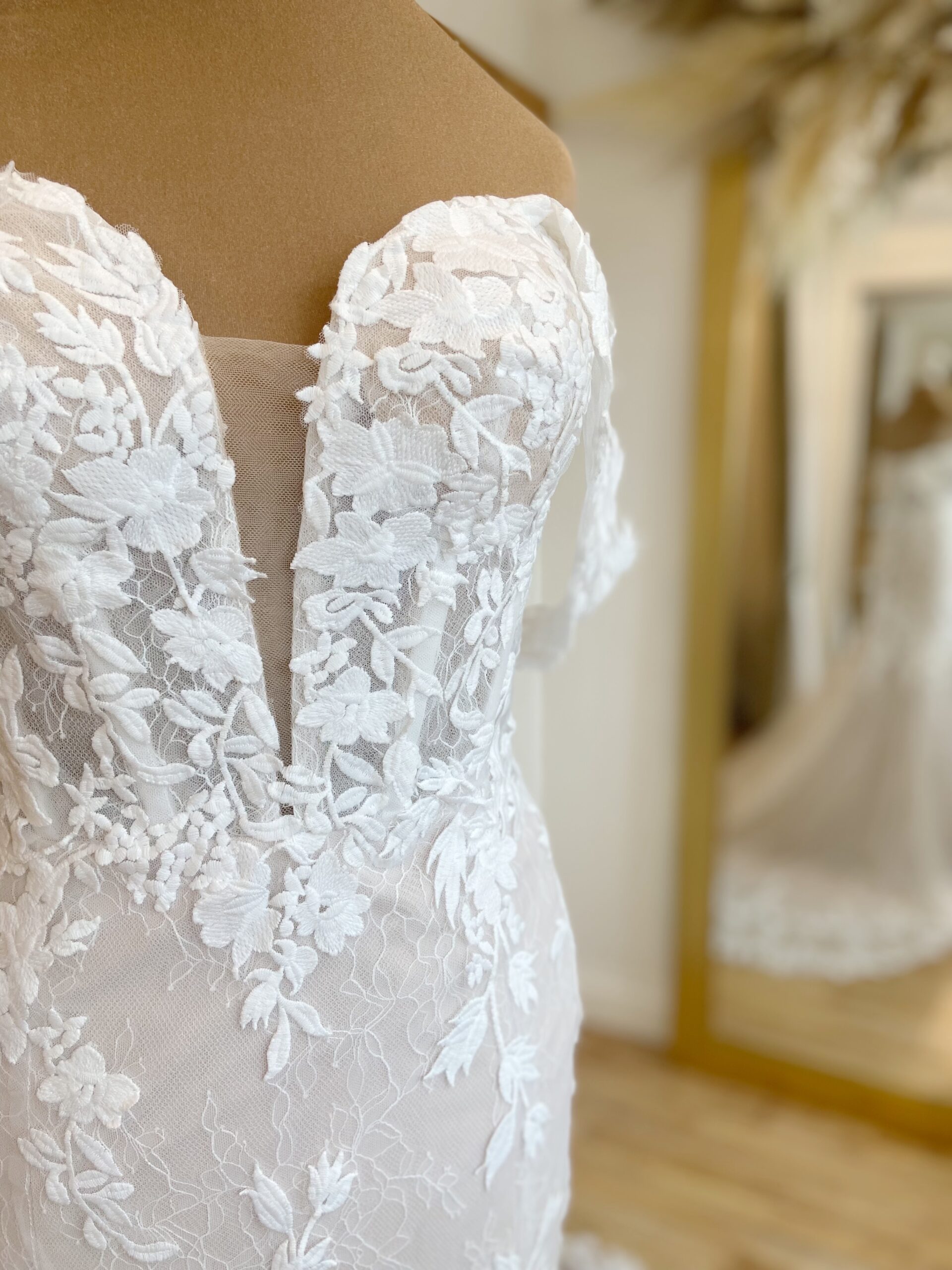 Private Label Elody Size 8 Wedding dress for sale Lucy Hart Bridal Leighton Buzzard Bridal Shop Bedfordshire