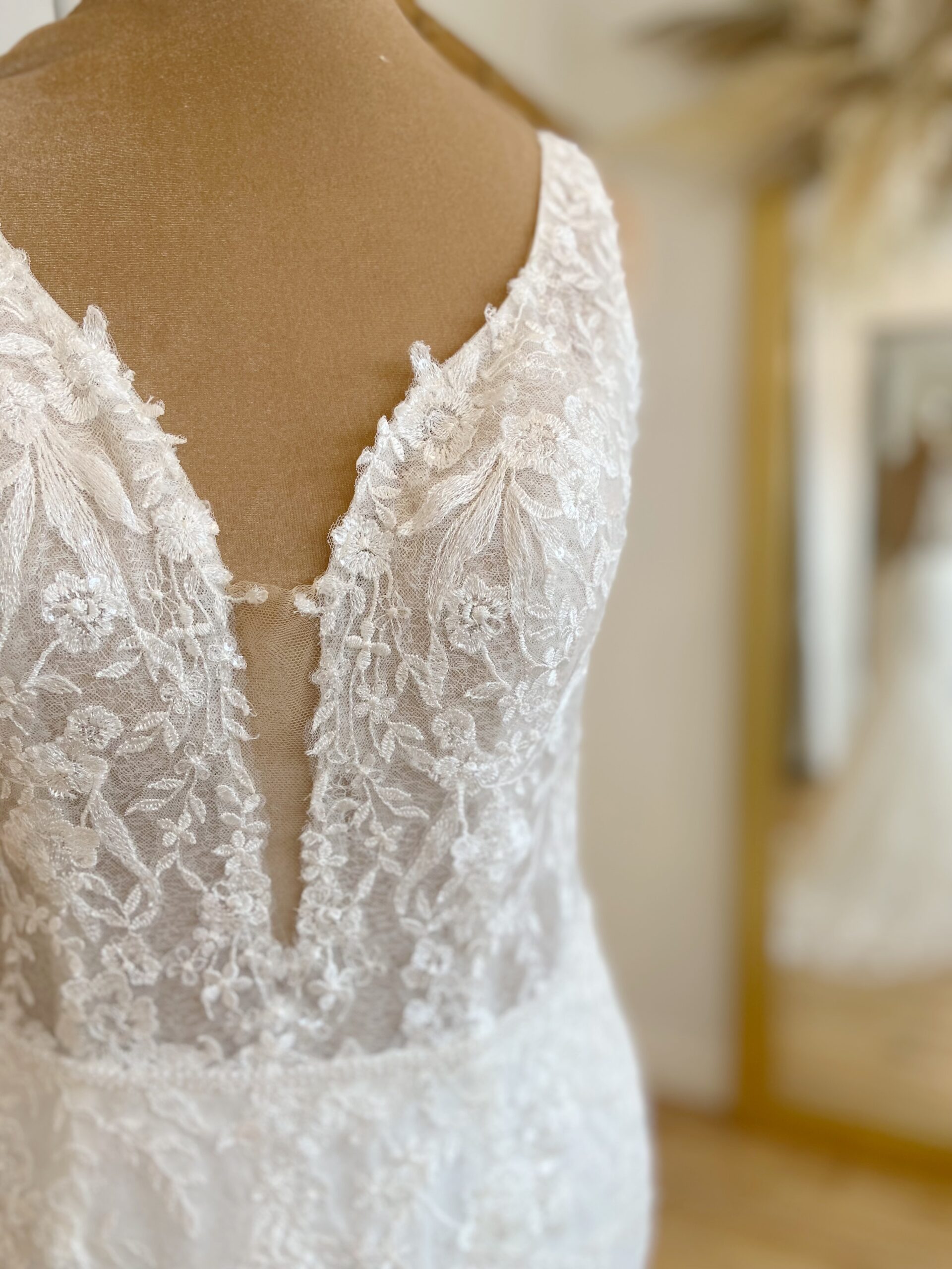 Justin Alexander 11242 Size 8 Wedding dress for sale Lucy Hart Bridal Leighton Buzzard Bridal Shop Bedfordshire