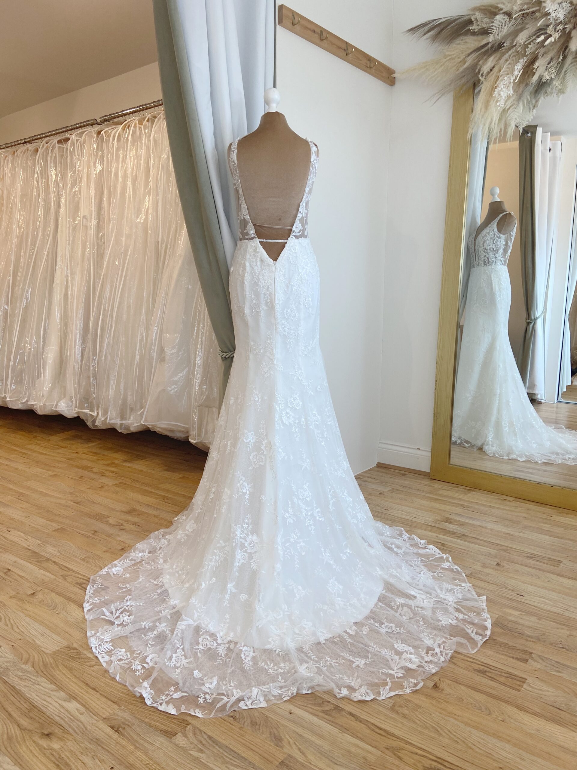 Justin Alexander 11242 Size 8 Wedding dress for sale Lucy Hart Bridal Leighton Buzzard Bridal Shop Bedfordshire