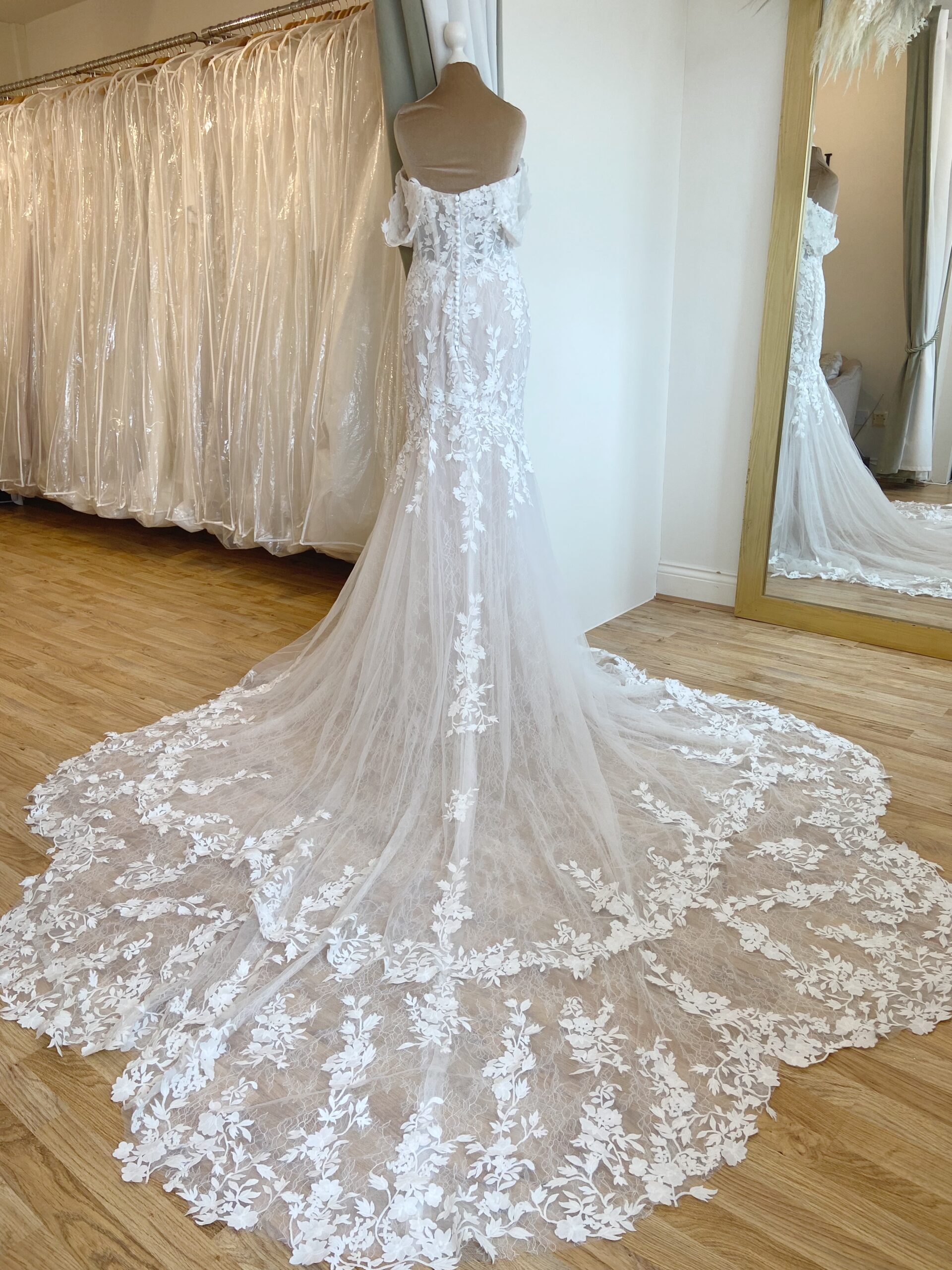 Private Label Elody Size 8 Wedding dress for sale Lucy Hart Bridal Leighton Buzzard Bridal Shop Bedfordshire