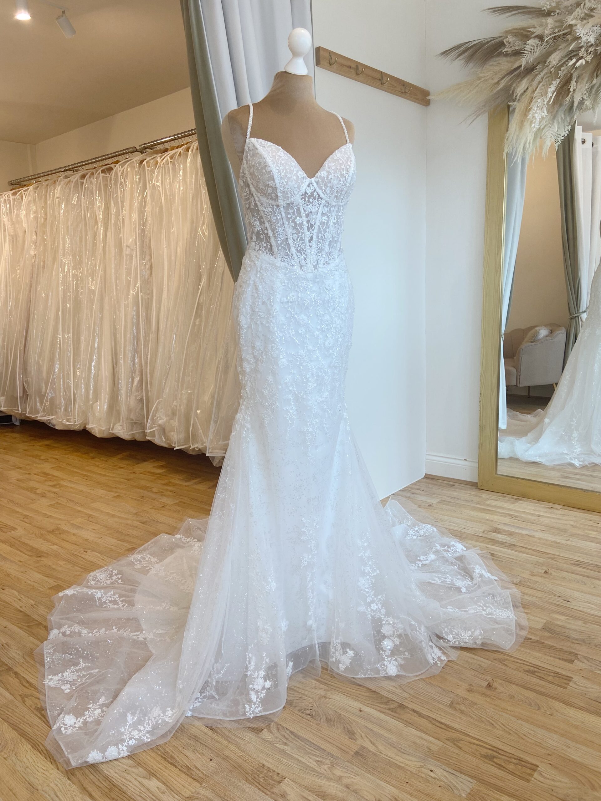 Herawhite Lexi Size 12 Wedding dress for sale Lucy Hart Bridel Leighton Buzzard Bridal Shop Bedfordshire