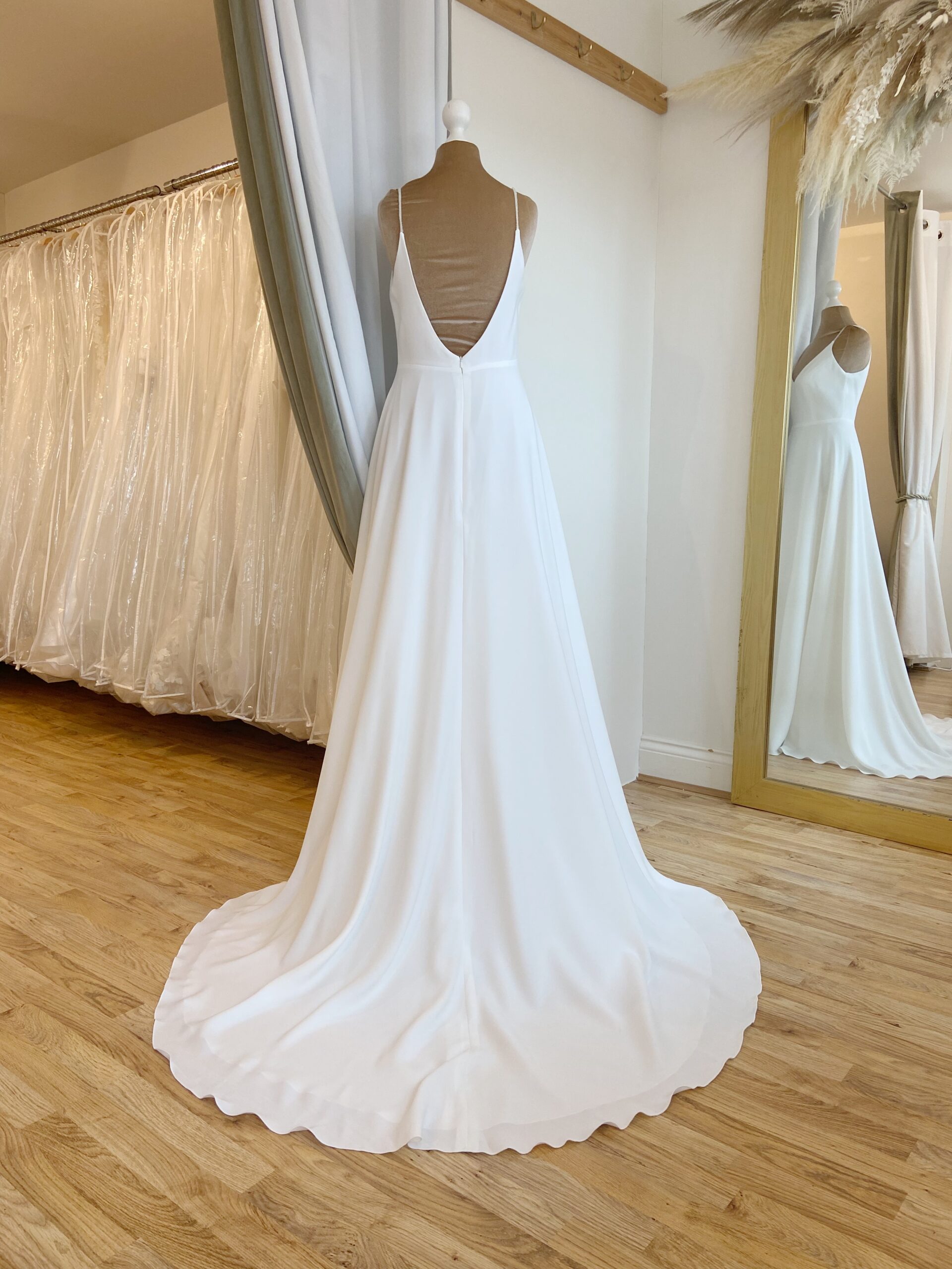 Bianco Evento Adelina Size 10 Wedding dress for sale Lucy Hart Bridal Leighton Buzzard Bridal Shop Bedfordshire