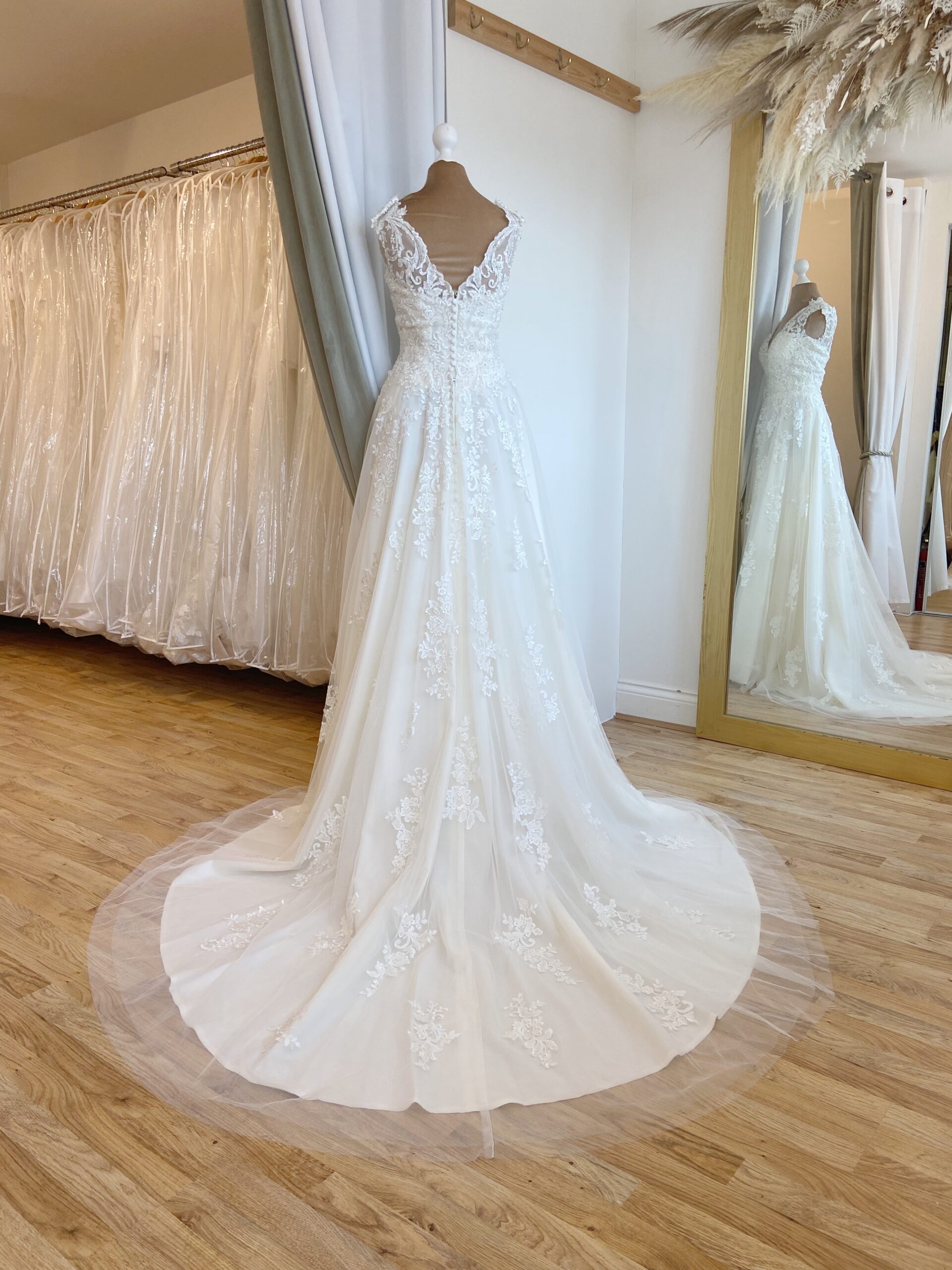 Mori Lee Kennedy 8206 Size 8 Wedding dress for sale Lucy Hart Bridal Leighton Buzzard Bridal Shop near me Bedfordshire