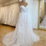 Justin Alexander Carlee 88219 Size 14 Wedding dress for sale Lucy Hart Bridal Leighton Buzzard Bridal Shop Near Me Bedfordshire