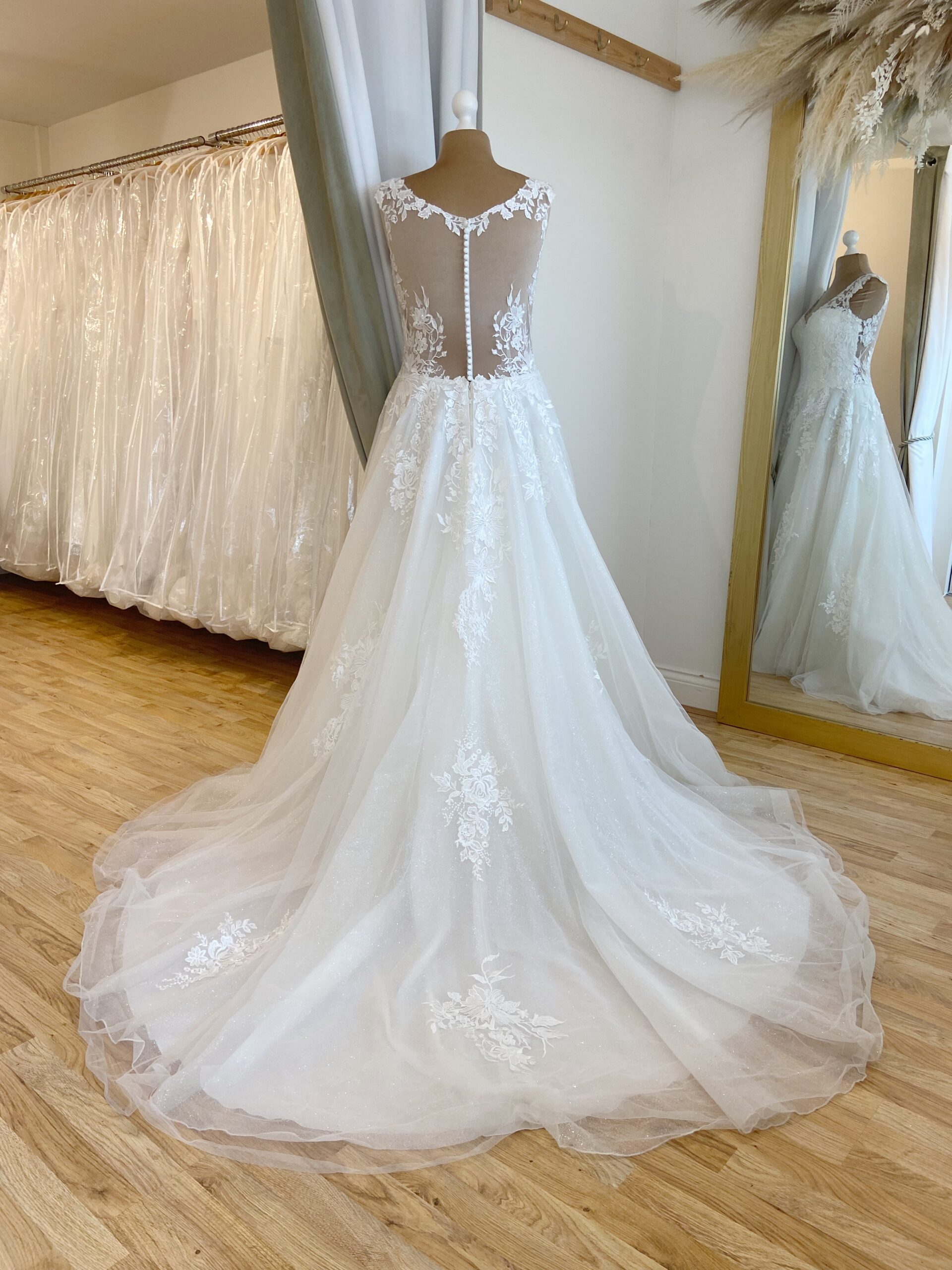 Pronovias Borealis Size 16 Wedding dress for sale Lucy Hart Bridal Leighton Buzzard Bridal Shop near me Bedfordshire