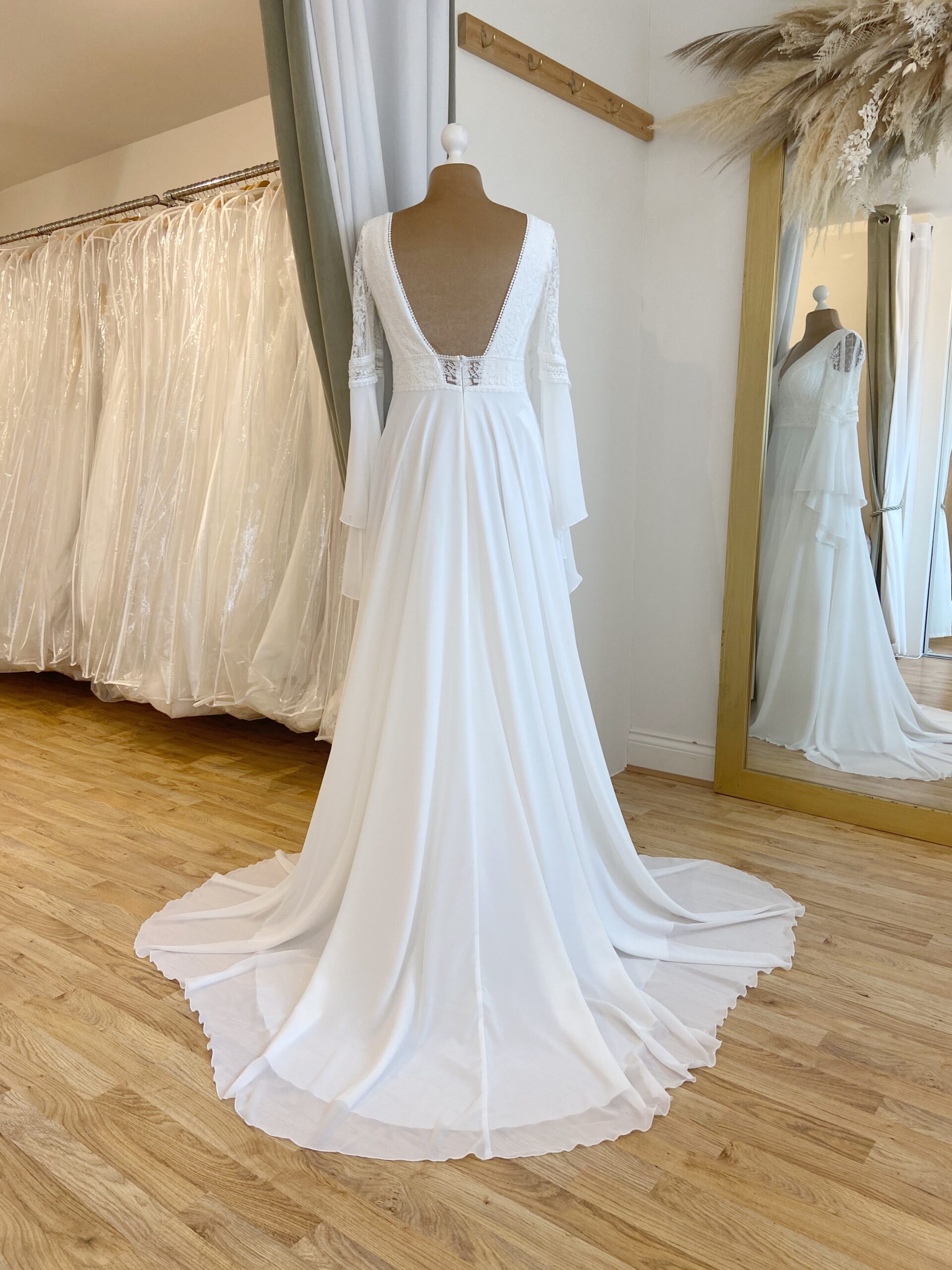 Angela Bianca 1064 Size 16 Wedding dress for sale Lucy Hart Bridal Bridal Shop Leighton Buzzard Bedfordshire