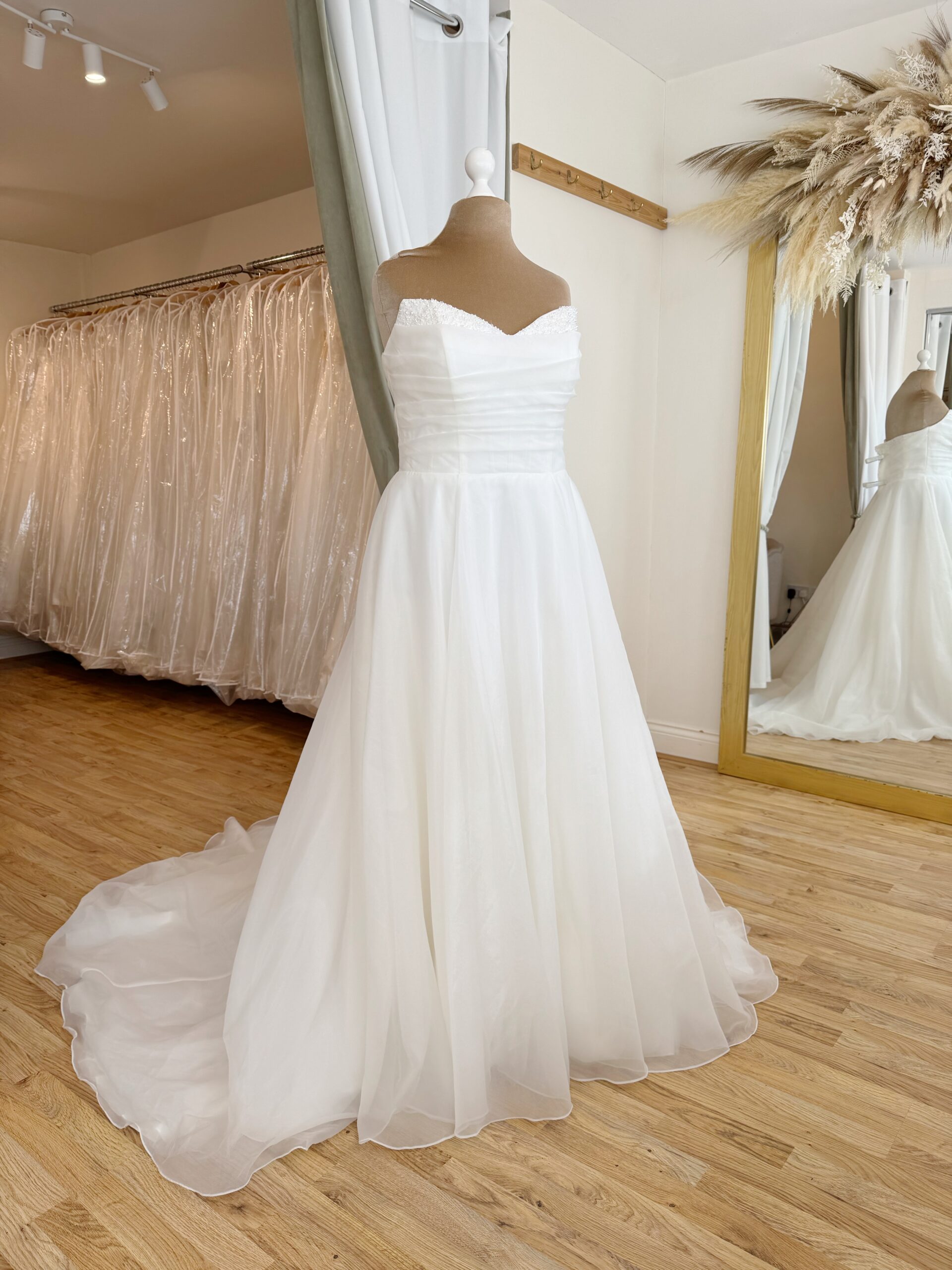 Essense of Australia D4124 Size 24 wedding dress for sale Lucy Hart Bridal Leighton Buzzard Bridal Shop Bedfordshire