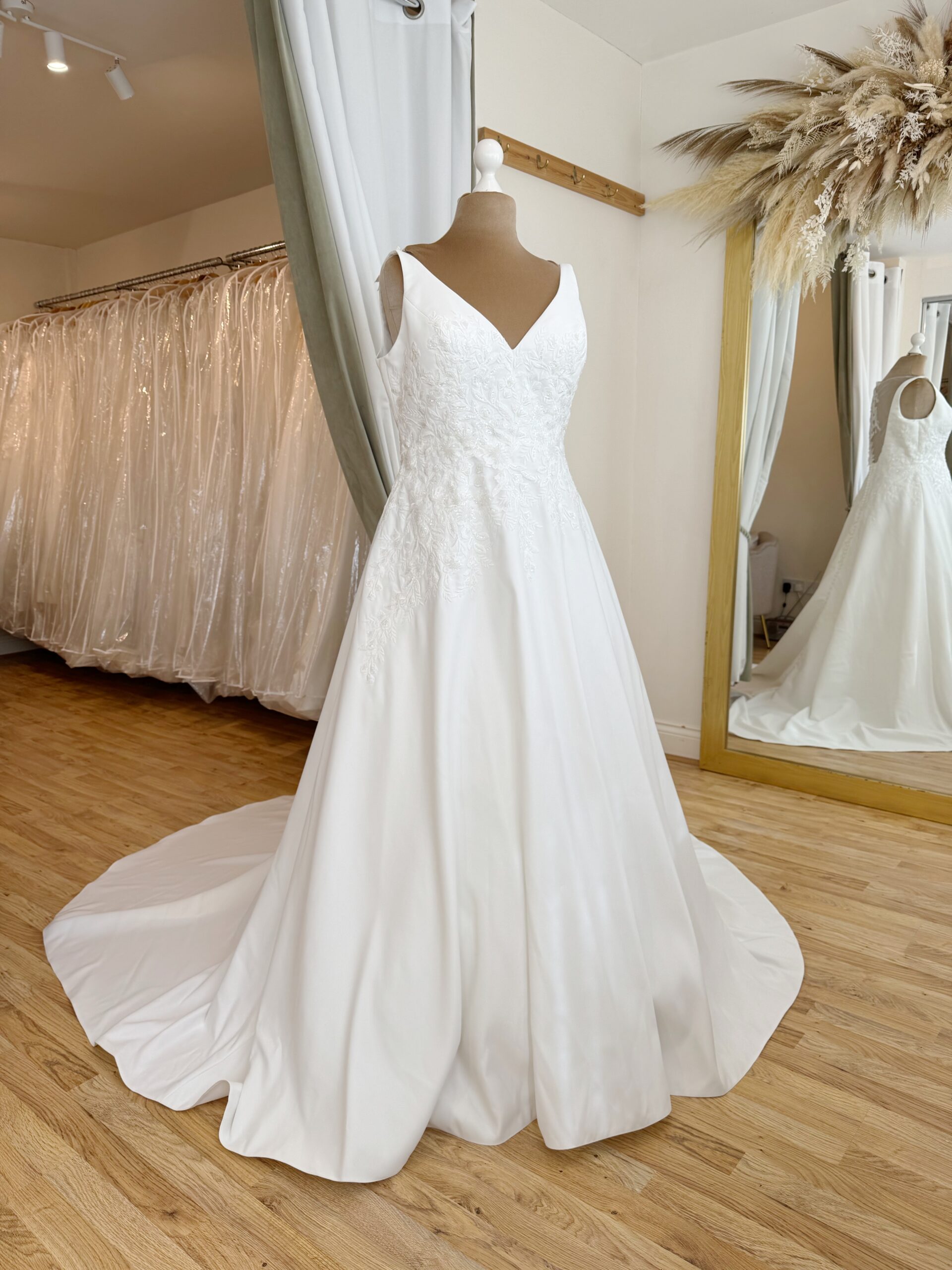 Maggie Sottero Paxton Size 22 wedding dress for sale Lucy Hart Bridal Leighton Buzzard Bridal Shop Bedfordshire.