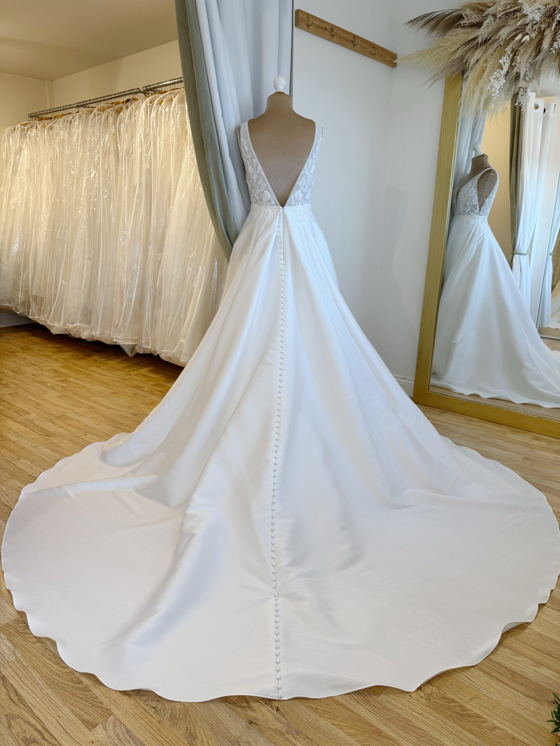 Essense of Australia D3640 Size 14 wedding dress for sale Lucy Hart Bridal Leighton Buzzard Bridal Shop Bedfordshire