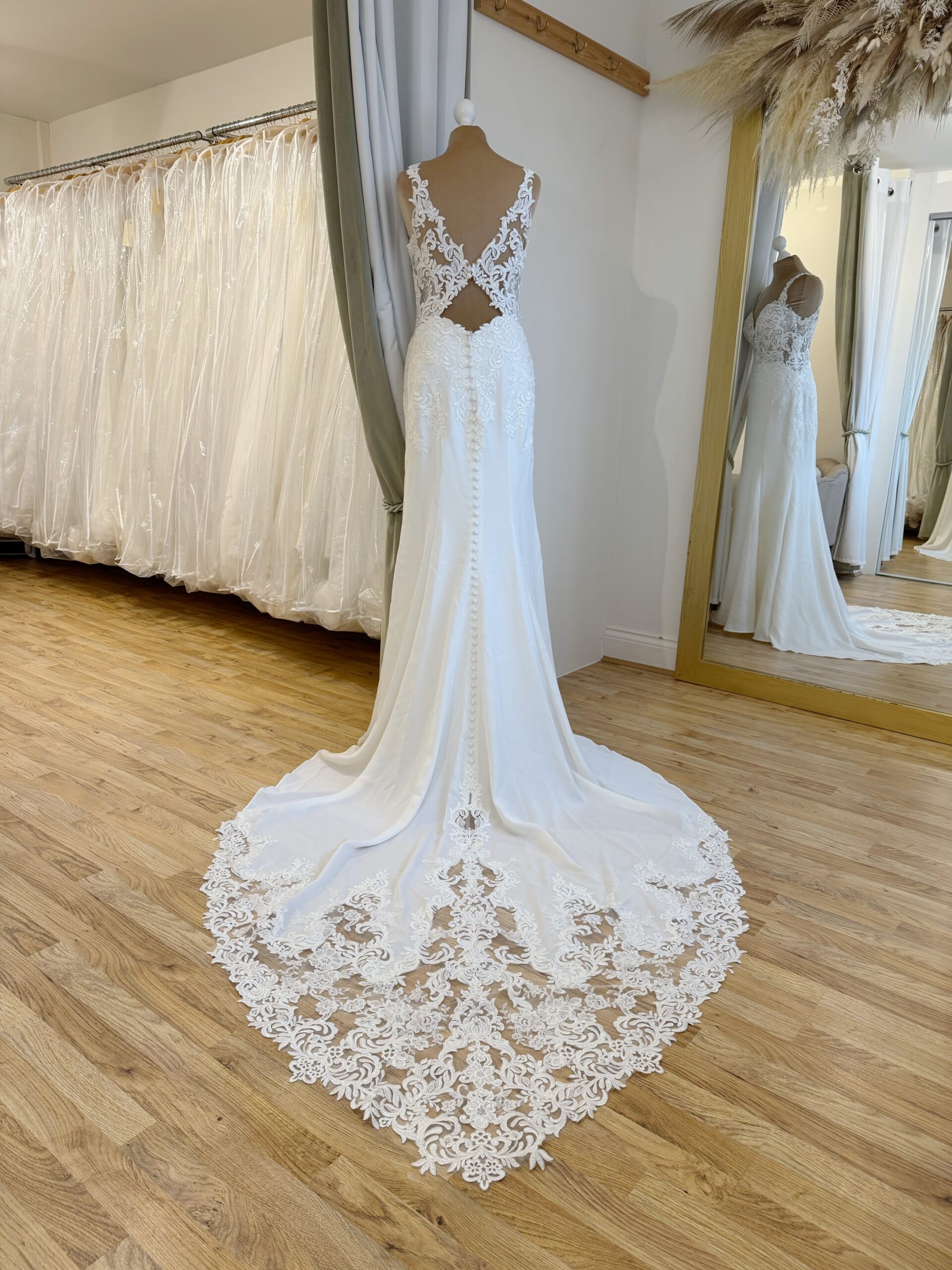 Stella York 6834 Size 12 Wedding dress for sale Lucy Hart Bridal Leighton Buzzard Bridal Shop Bedfordshire
