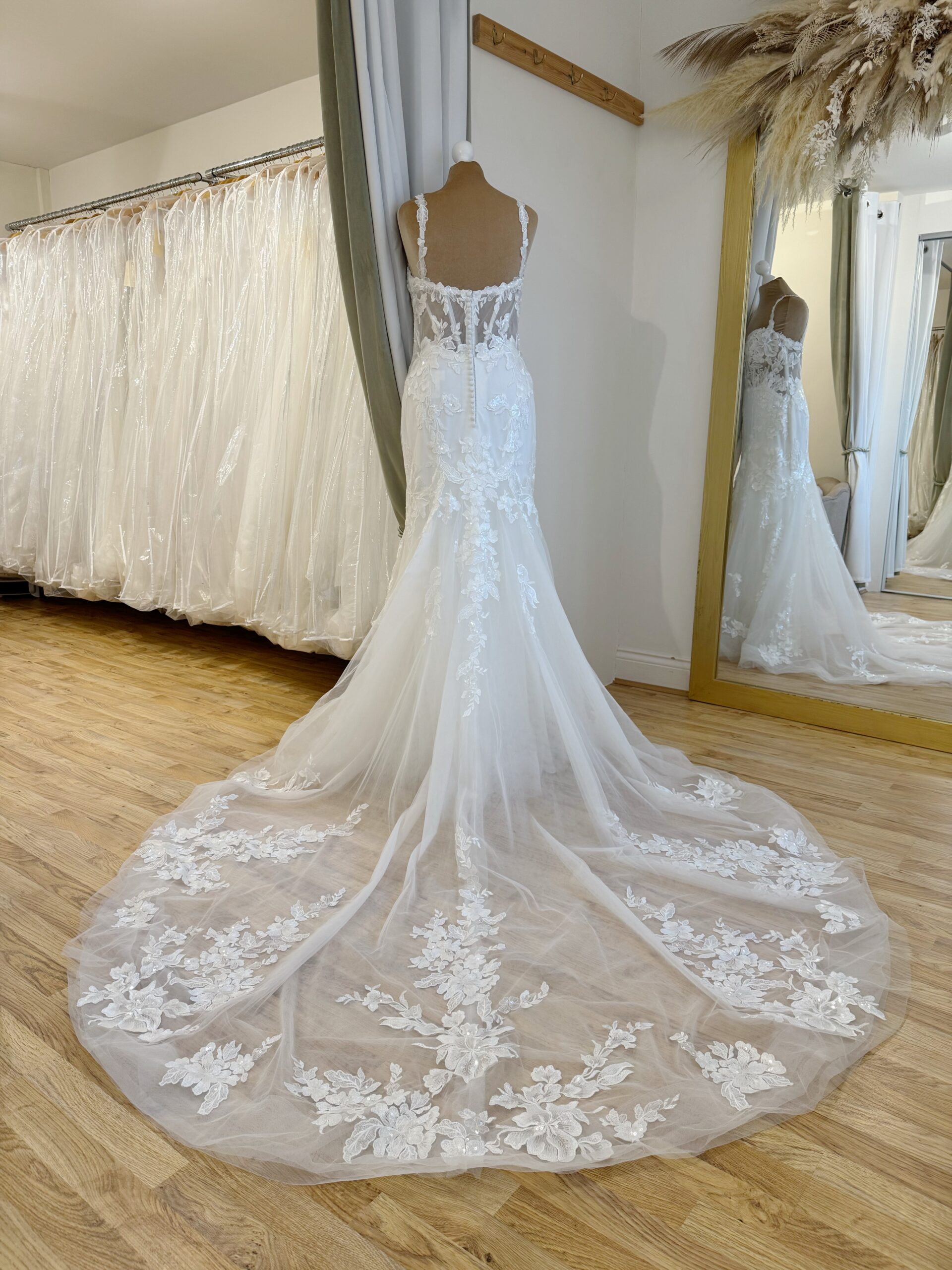 Essense of Australia D3393 Size 14 wedding dress for sale Lucy Hart Bridal Leighton Buzzard Bridal Shop Bedfordshire