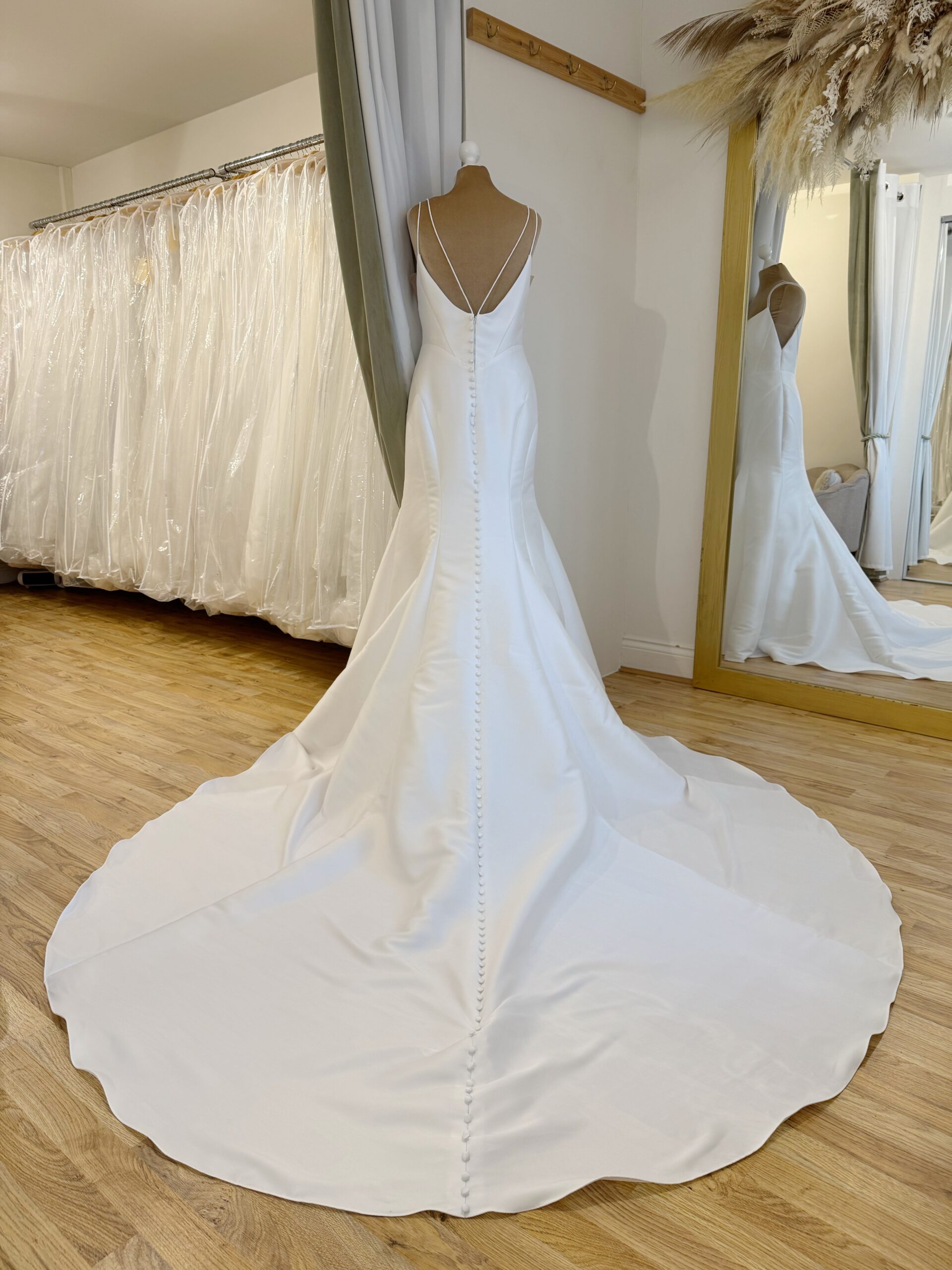 Essense of Australia D3404 Size 14 wedding dress for sale Lucy Hart Bridal Leighton Buzzard Bridal Shop Bedfordshire.