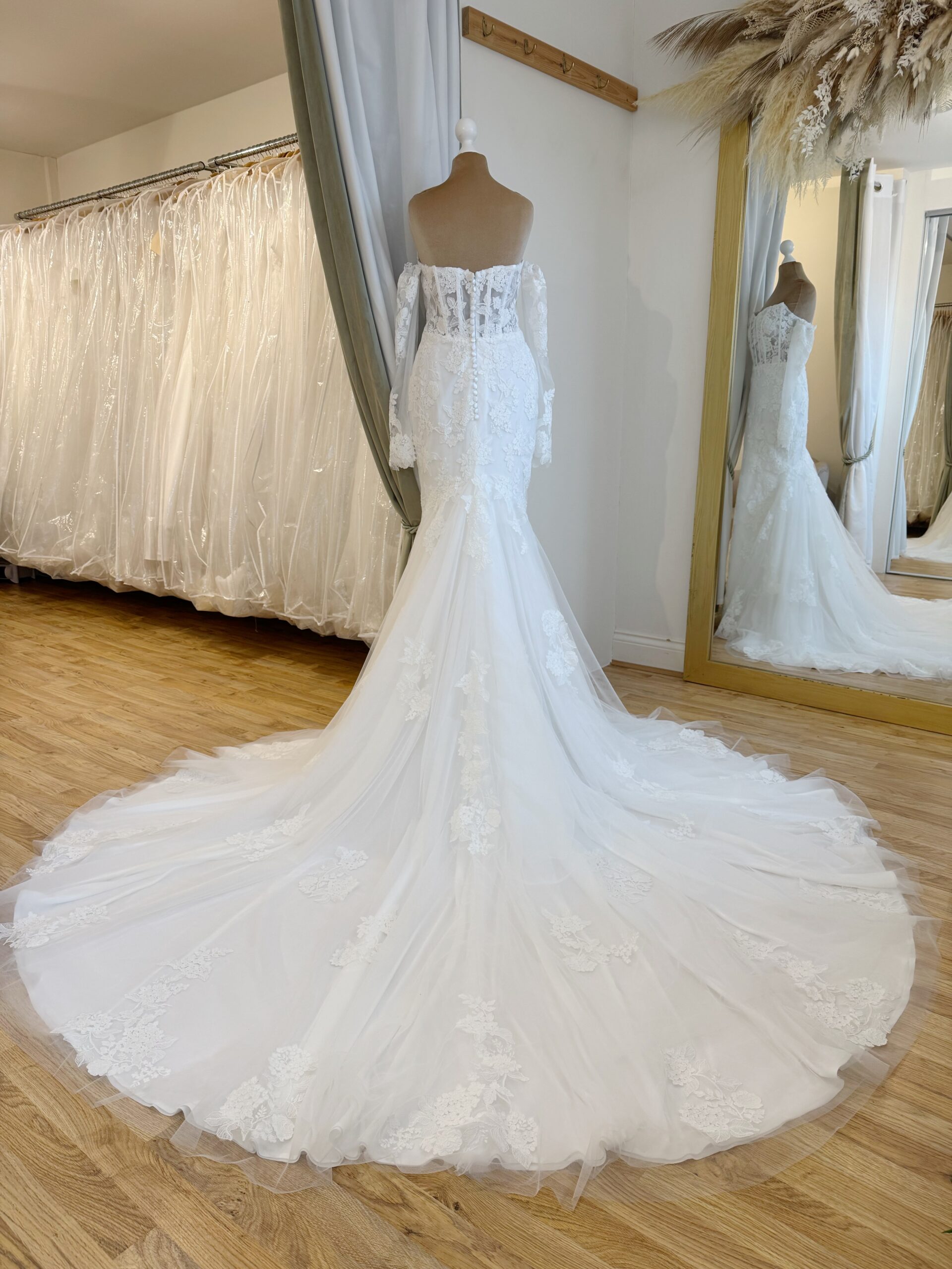 Private Label Lucinda Size 10 Wedding dress for sale Lucy Hart Bridal Leighton Buzzard Bridal Shop Bedfordshire