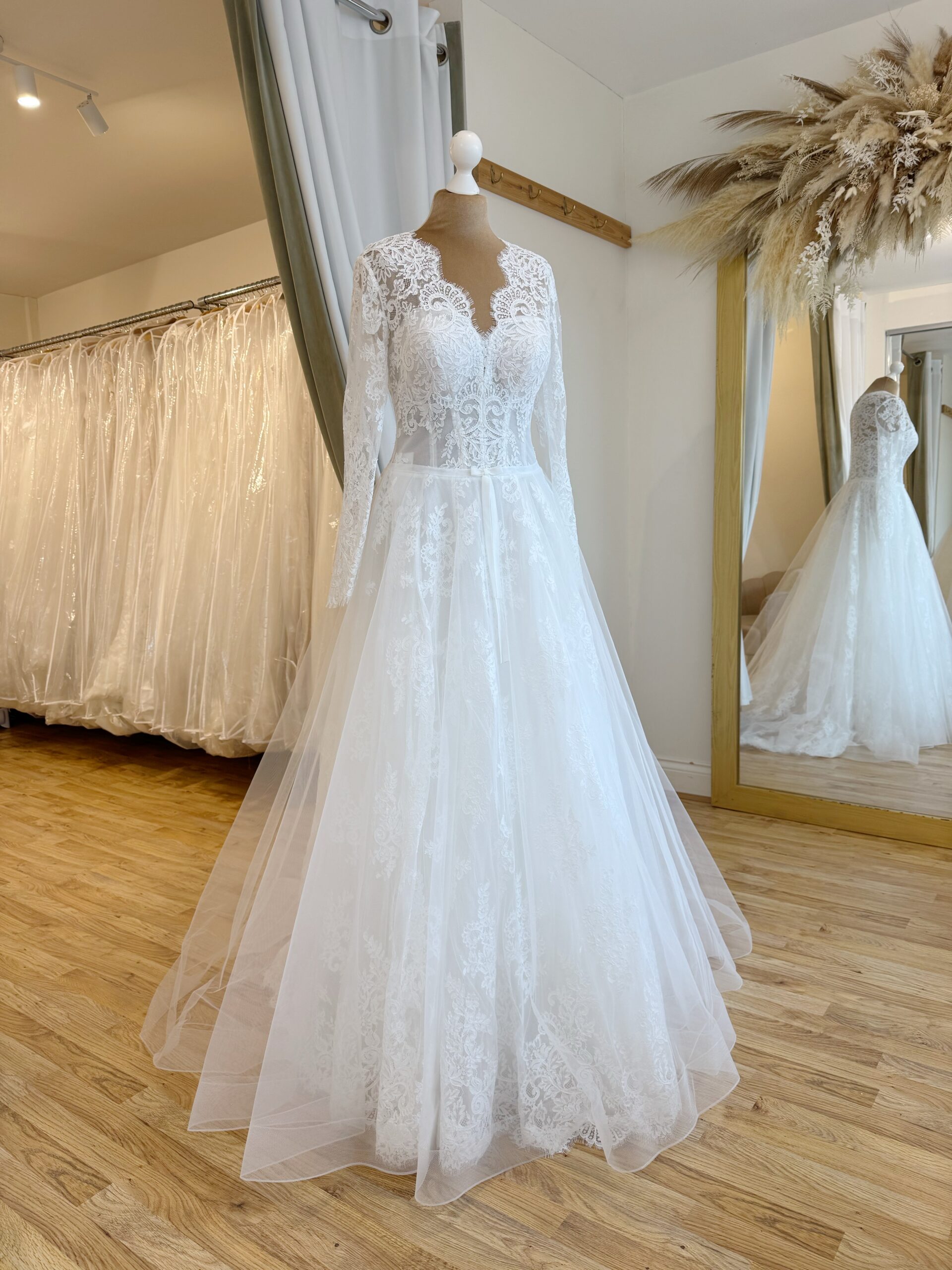 Viva Deluxe Grace Size 12 wedding dress for sale Lucy Hart Bridal Leighton Buzzard Bridal Shop Bedfordshire