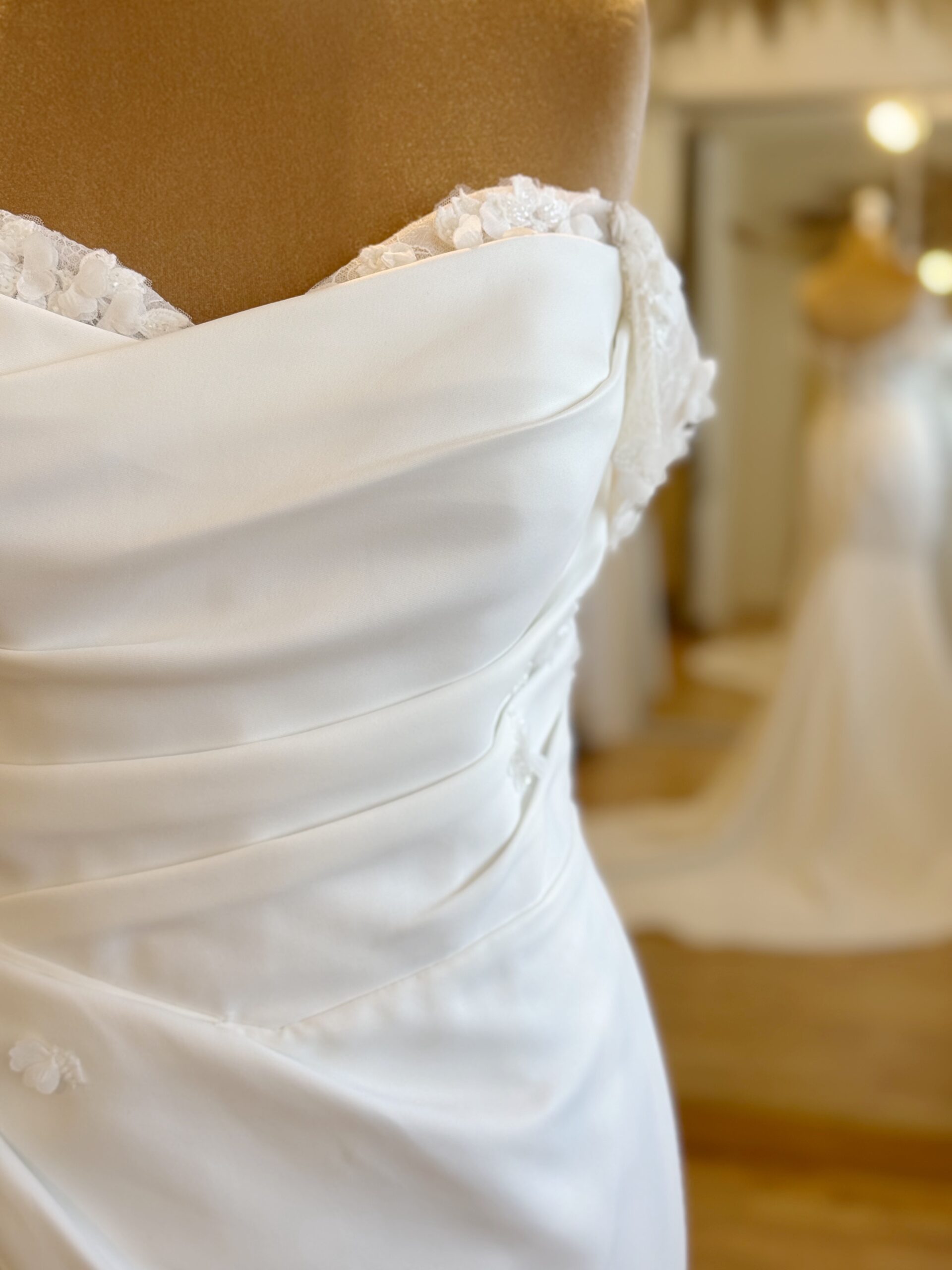 Herawhite Petal Size 16 Wedding dress for sale Lucy Hart Bridal Leighton Buzzard Bridal Shop Bedfordshire