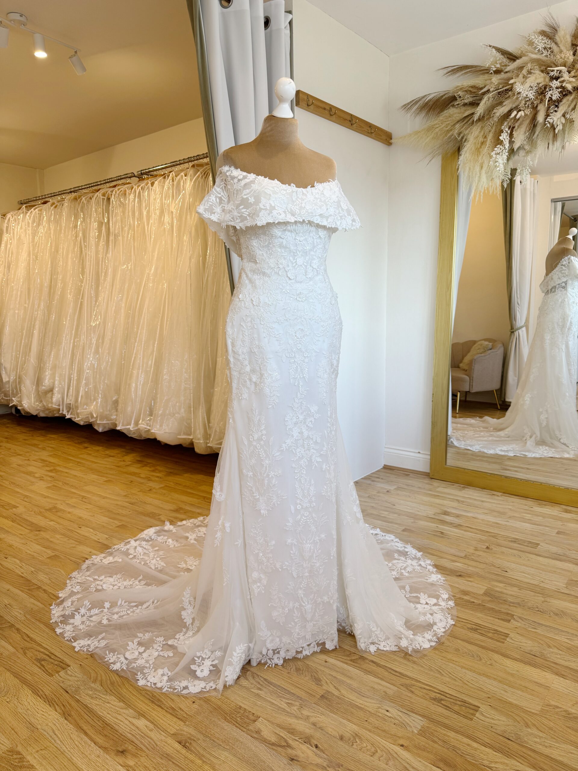Mori Lee 4164 Size 12 Wedding dress for sale Lucy Hart Bridal Leighton Buzzard Bridal Shop Bedfordshire