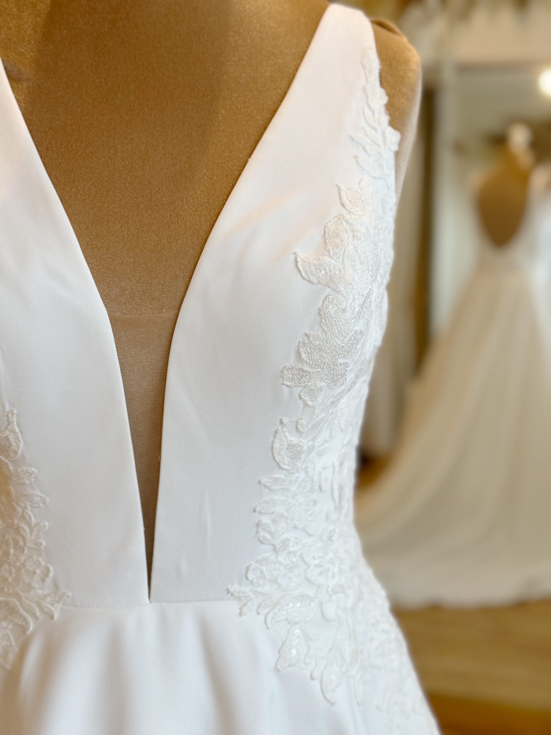 Justin Alexander Gibson Size 14-16 Wedding dress for sale Lucy Hart Bridal Leighton Buzzard Bridal Shop Bedfordshire