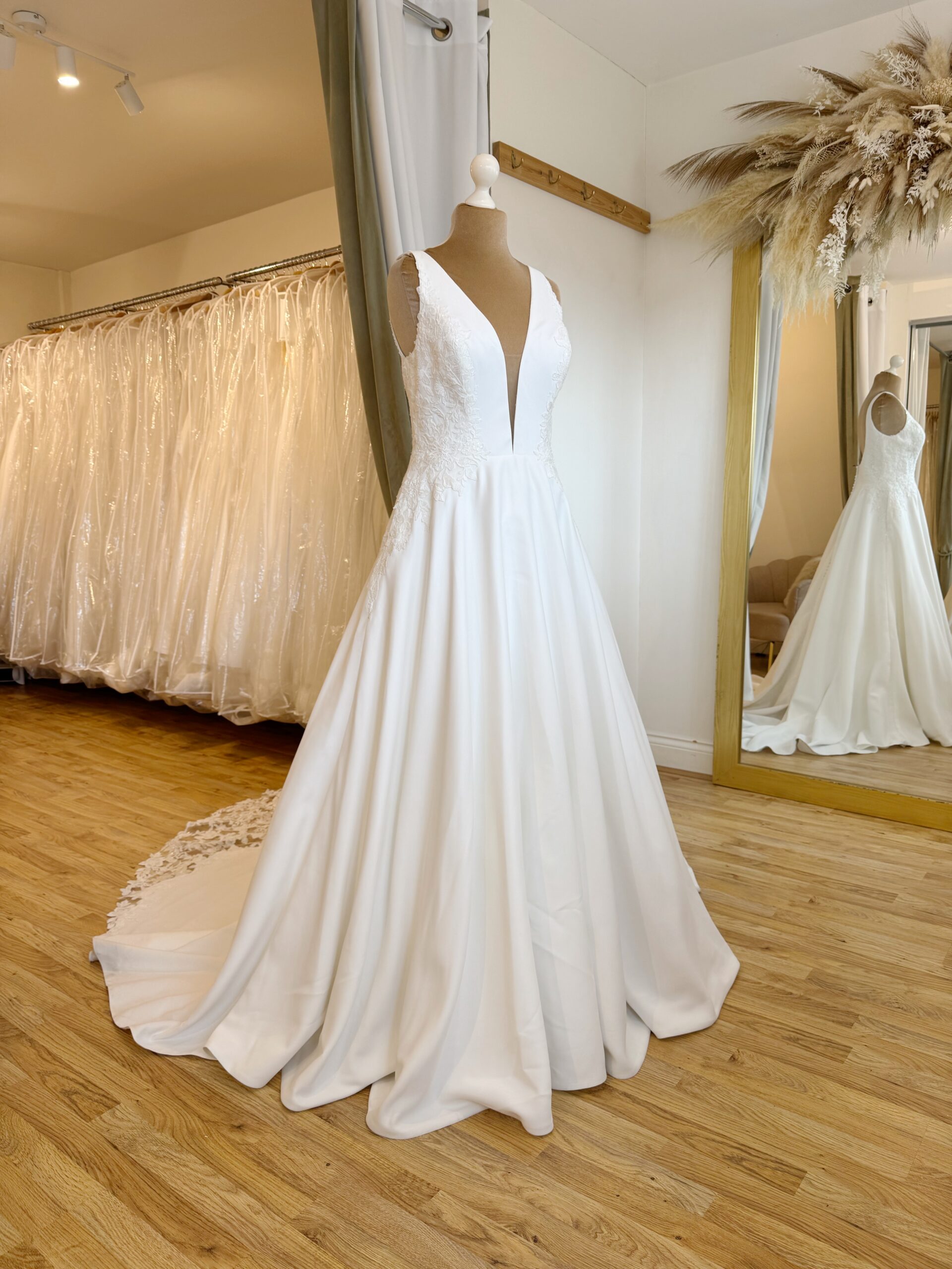 Justin Alexander Gibson Size 14-16 Wedding dress for sale Lucy Hart Bridal Leighton Buzzard Bridal Shop Bedfordshire
