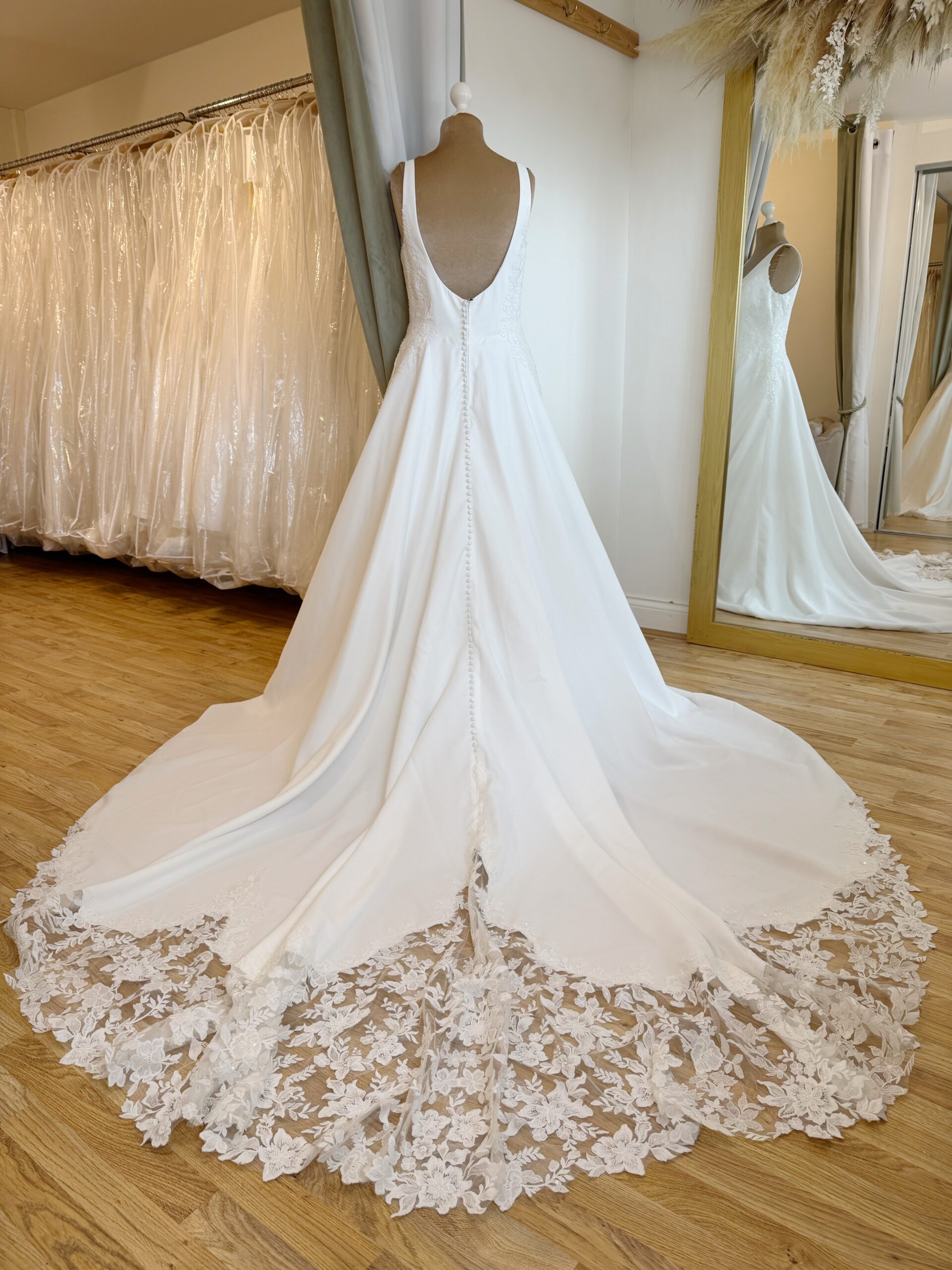 Justin Alexander Gibson Size 14-16 Wedding dress for sale Lucy Hart Bridal Leighton Buzzard Bridal Shop Bedfordshire